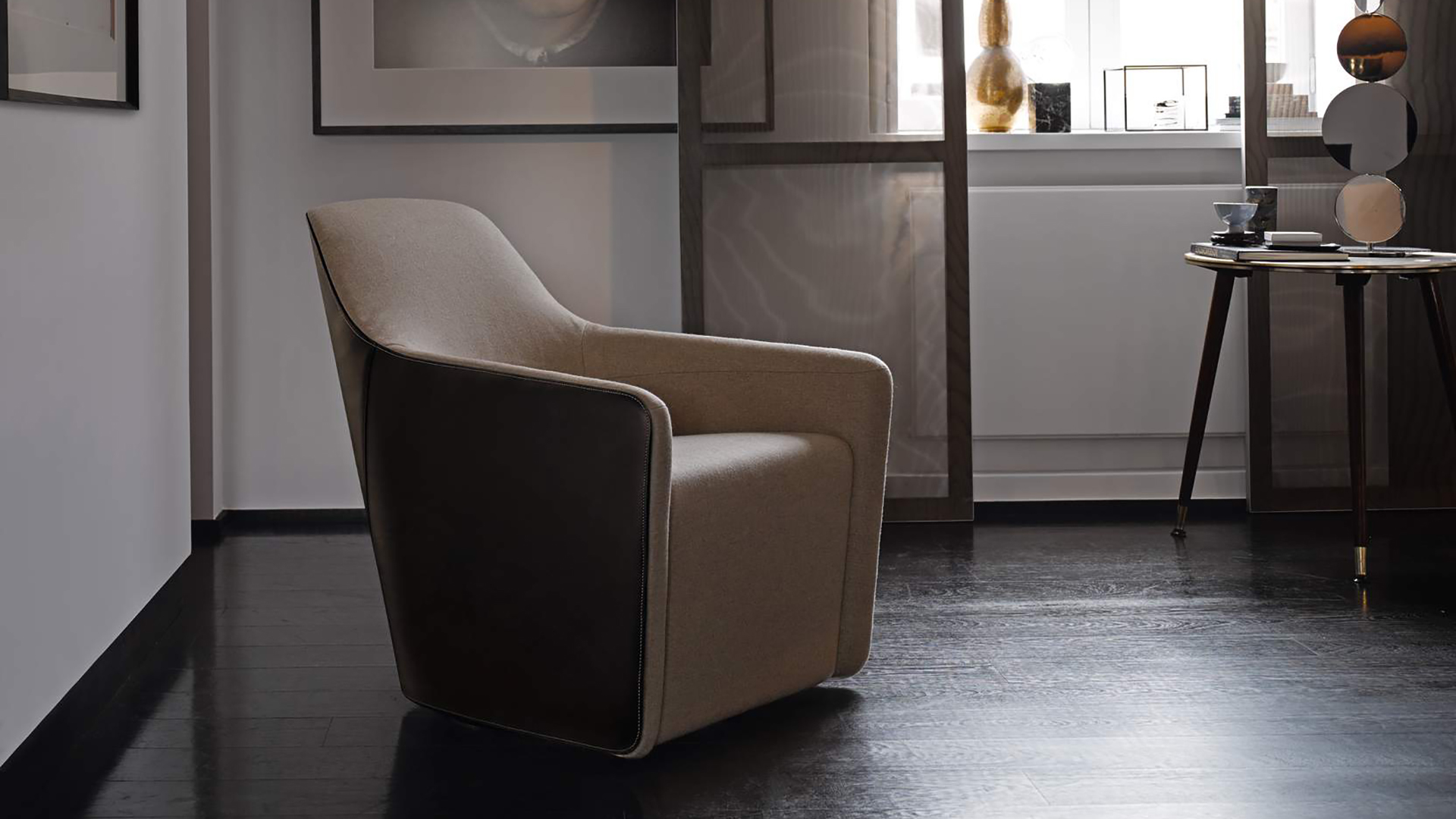 Foster 520 Armchair, Lifestyle