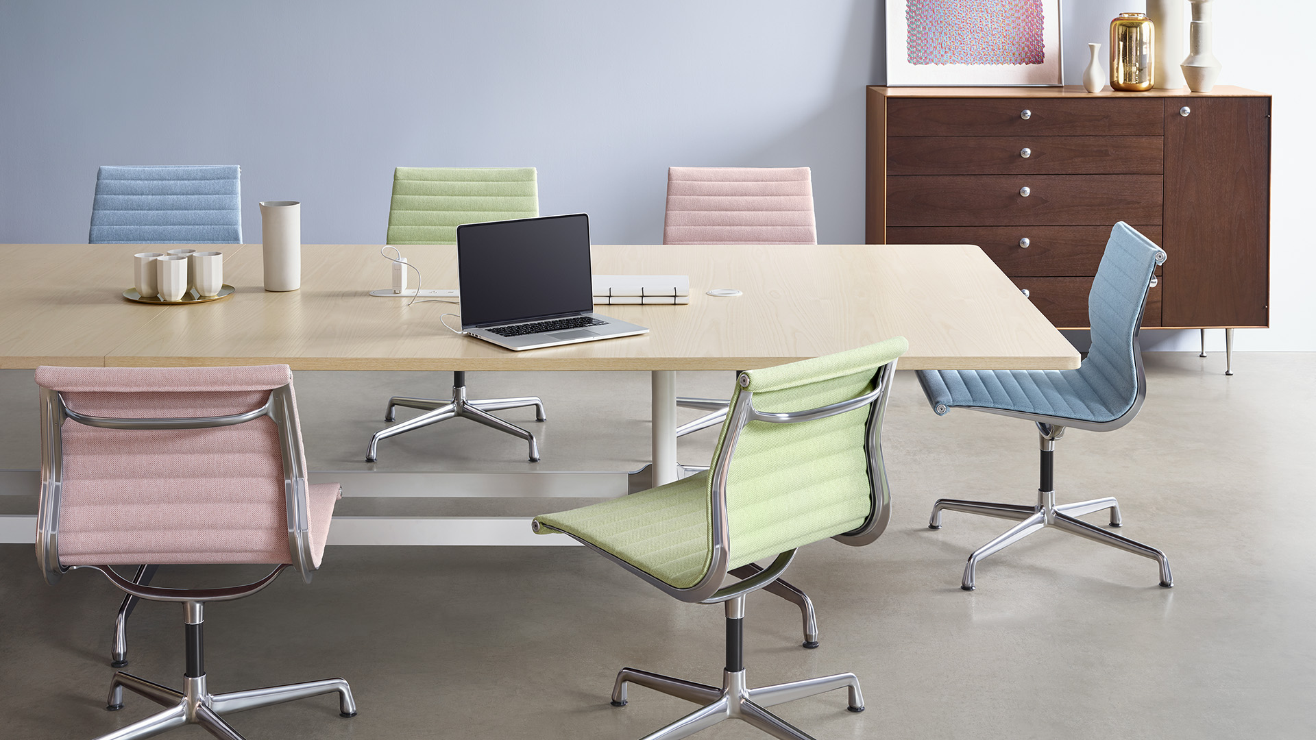 Eames Aluminium Group Side Chairs, Lifestyle