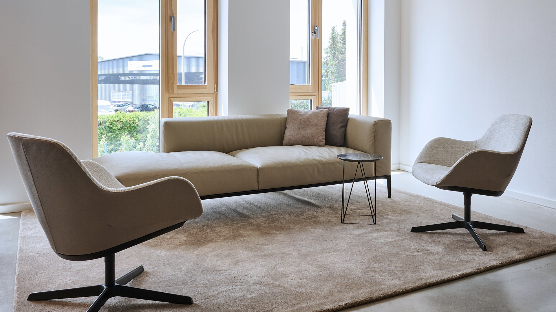 Sheru Lounge Armchair, Lifestyle