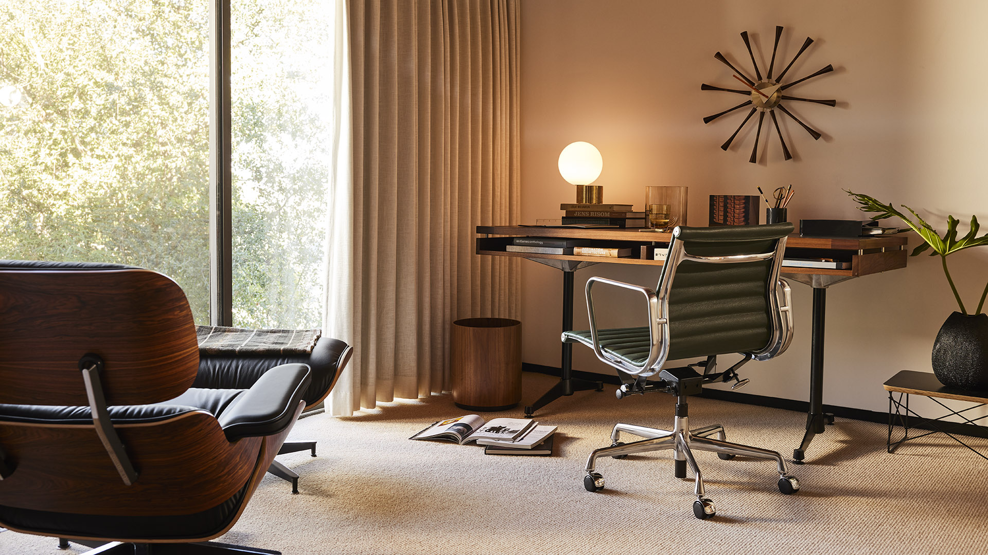 Eames 2500 Executive Desk, Lifestyle