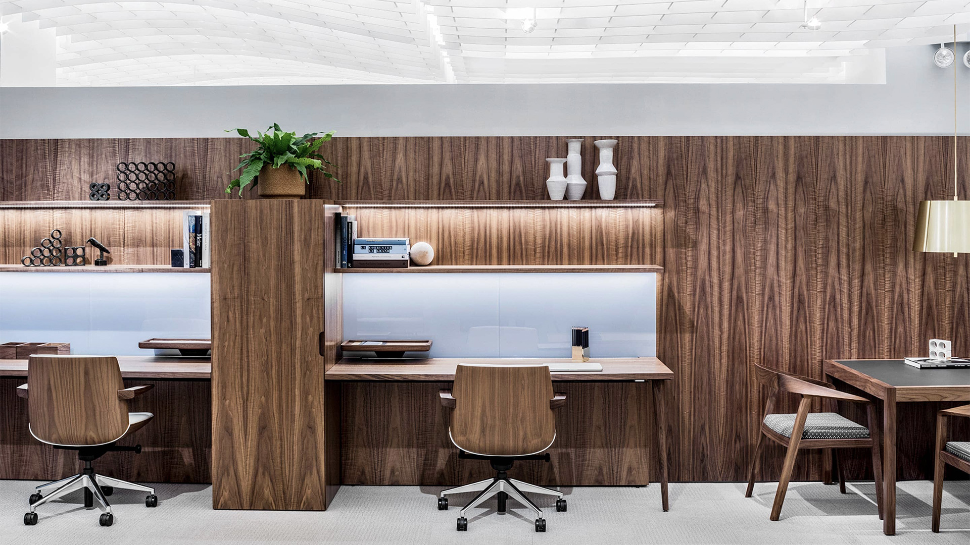 Clamshell Low Back Chair, Lifestyle