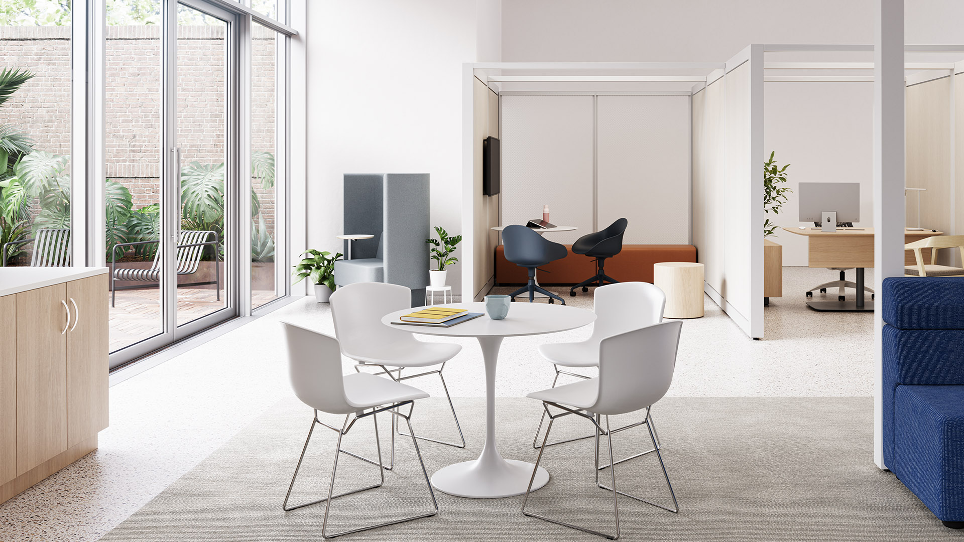 Saarinen Dining Table, Round, Lifestyle