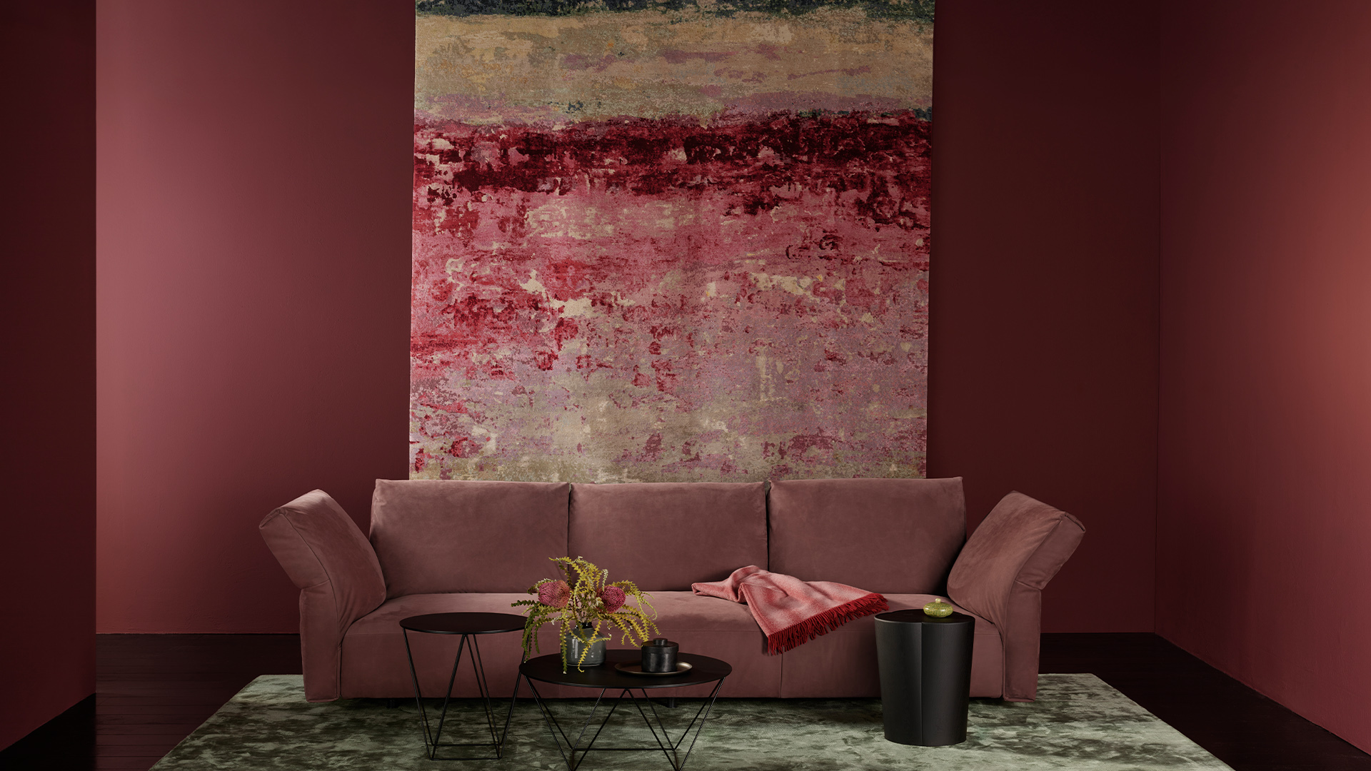 Molamisa Sofa, Lifestyle