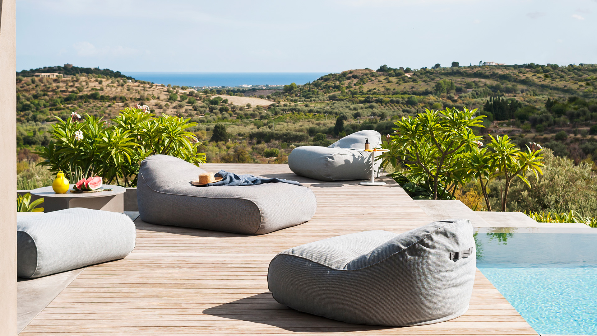 Onda Chaise Lounge, Lifestyle