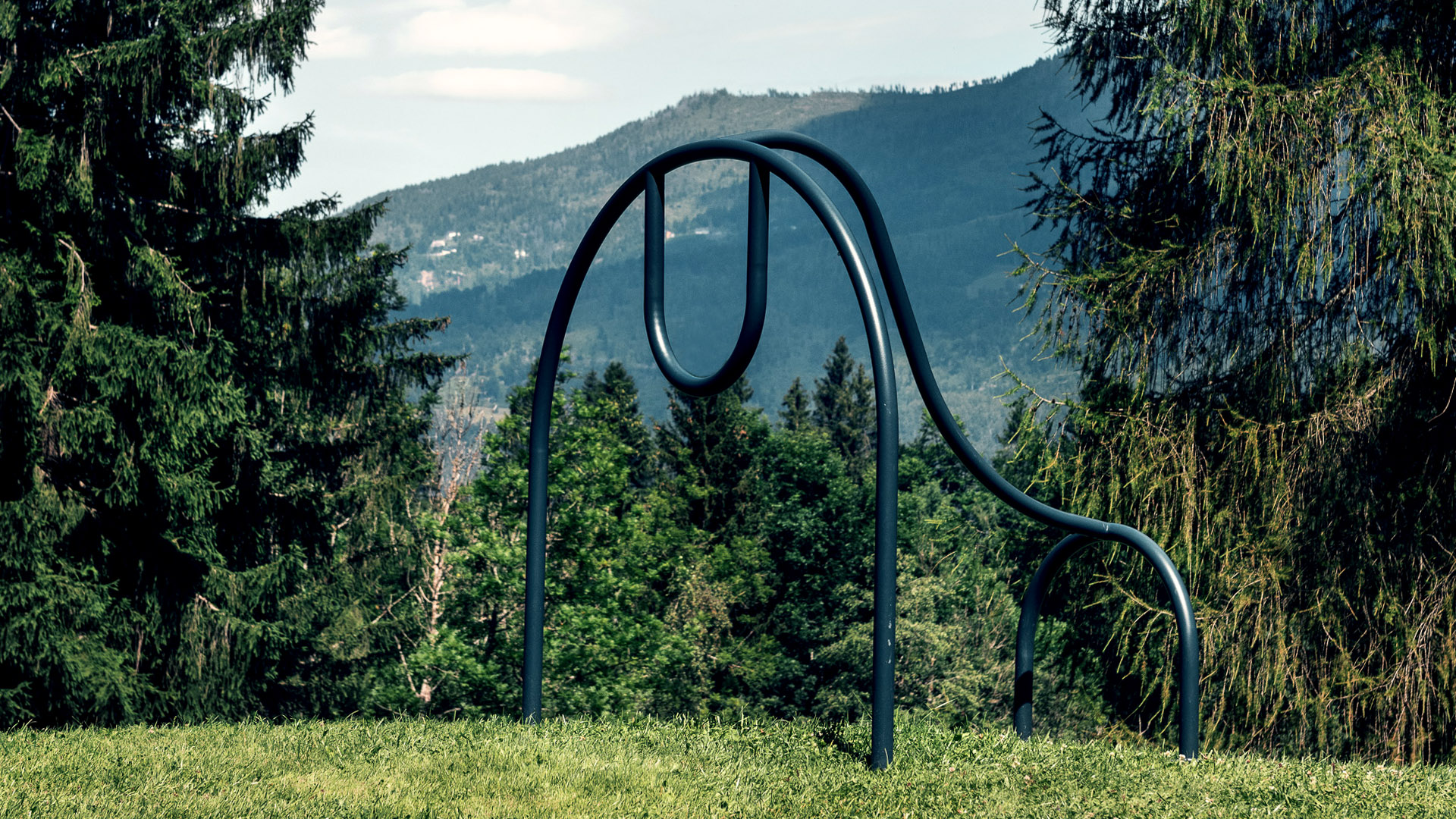 Animal Factory, Lifestyle