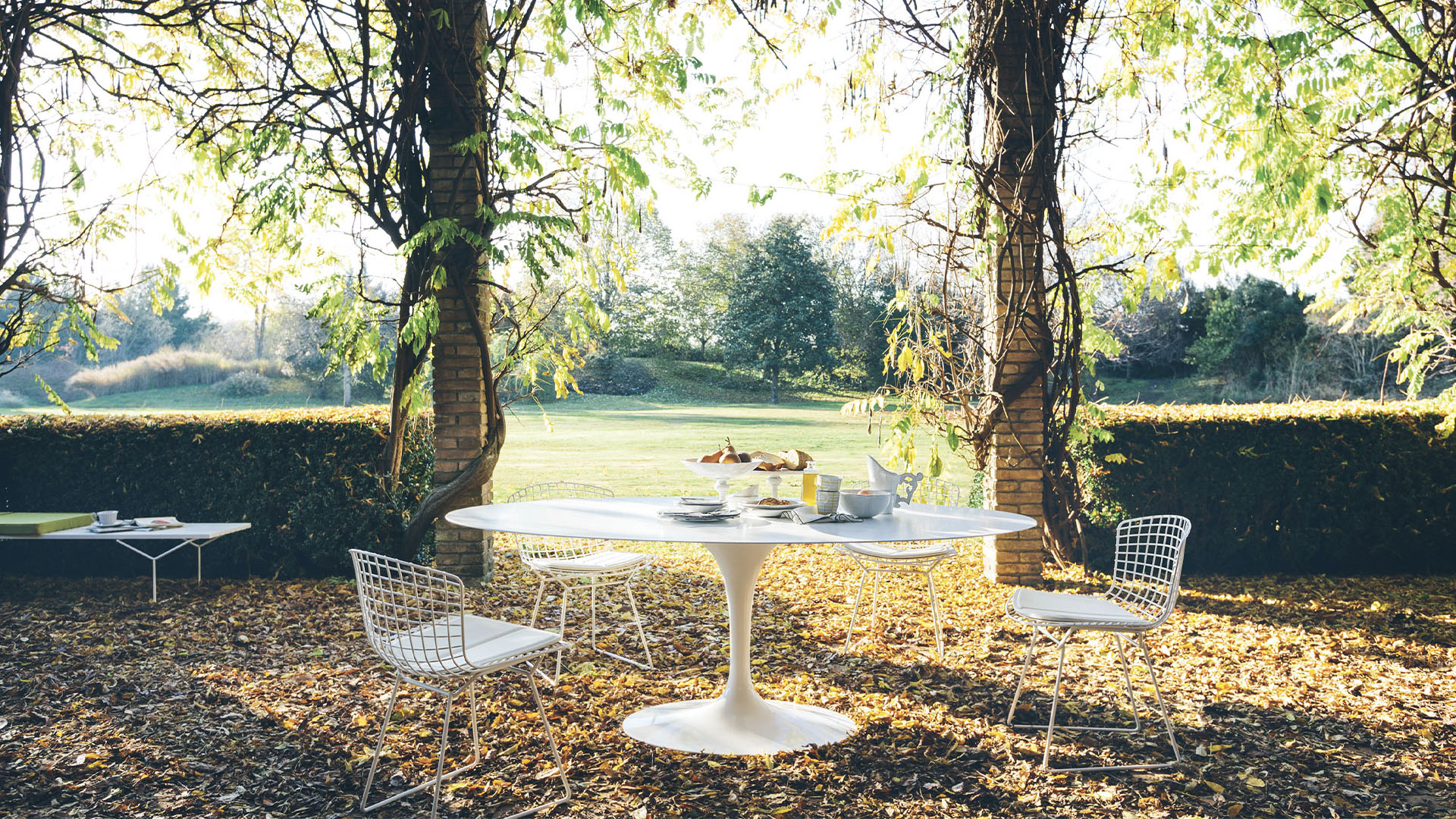 Saarinen Dining Table, Round White Laminate