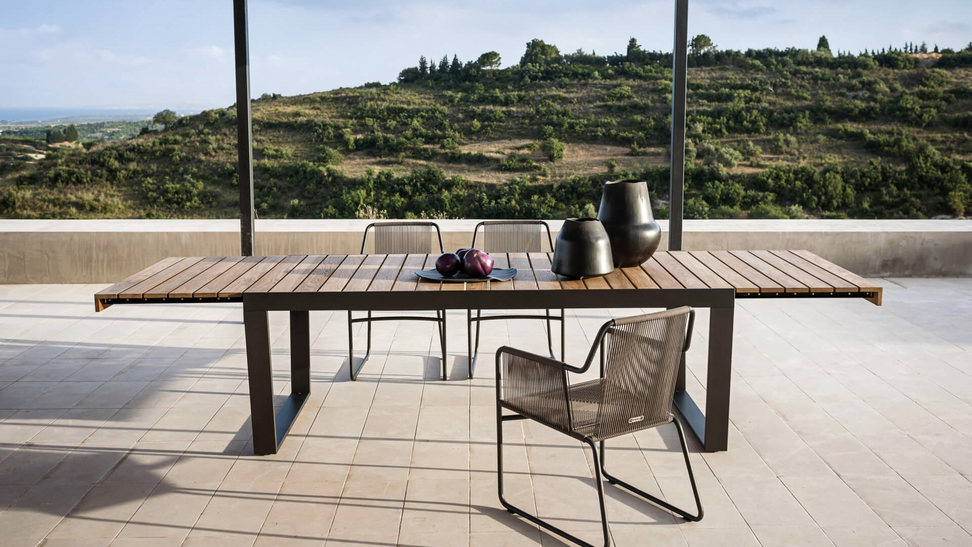 Spinnaker Extendable Table, Lifestyle
