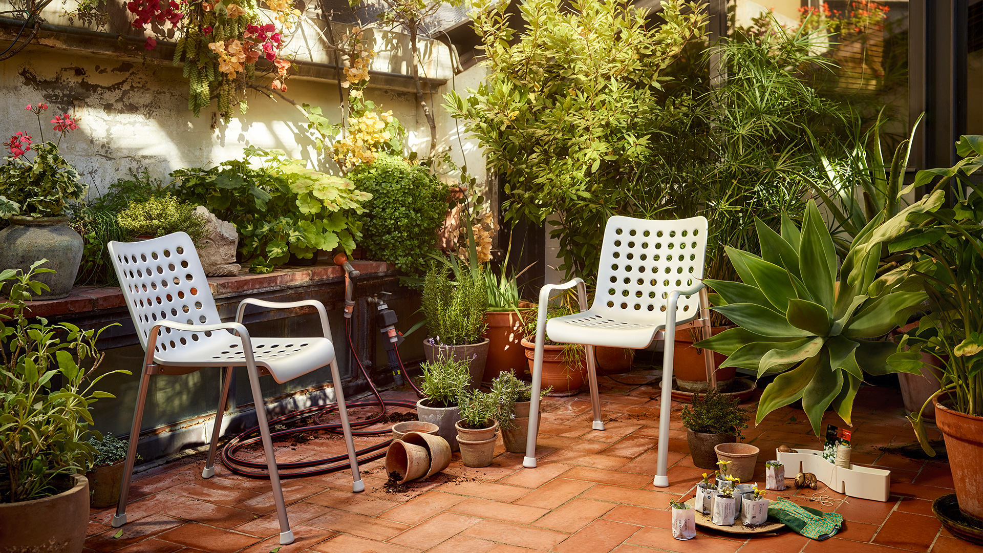 Landi Chairs, Lifestyle