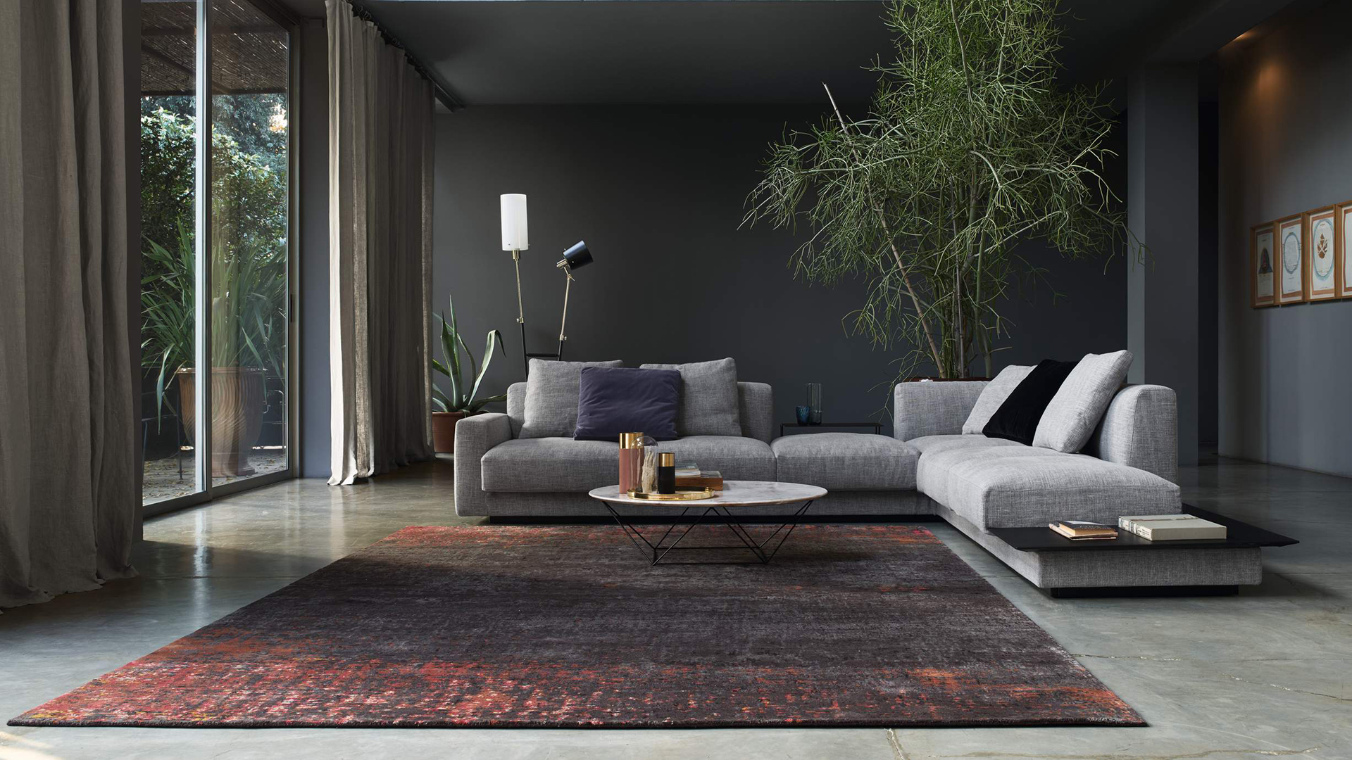 Legends of Carpets, Safara, Lifestyle