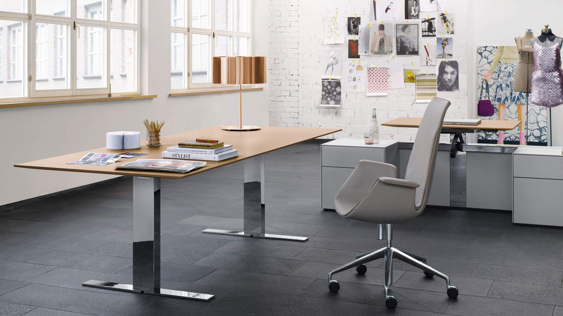 Walter Knoll ExecV Desk Living Edge