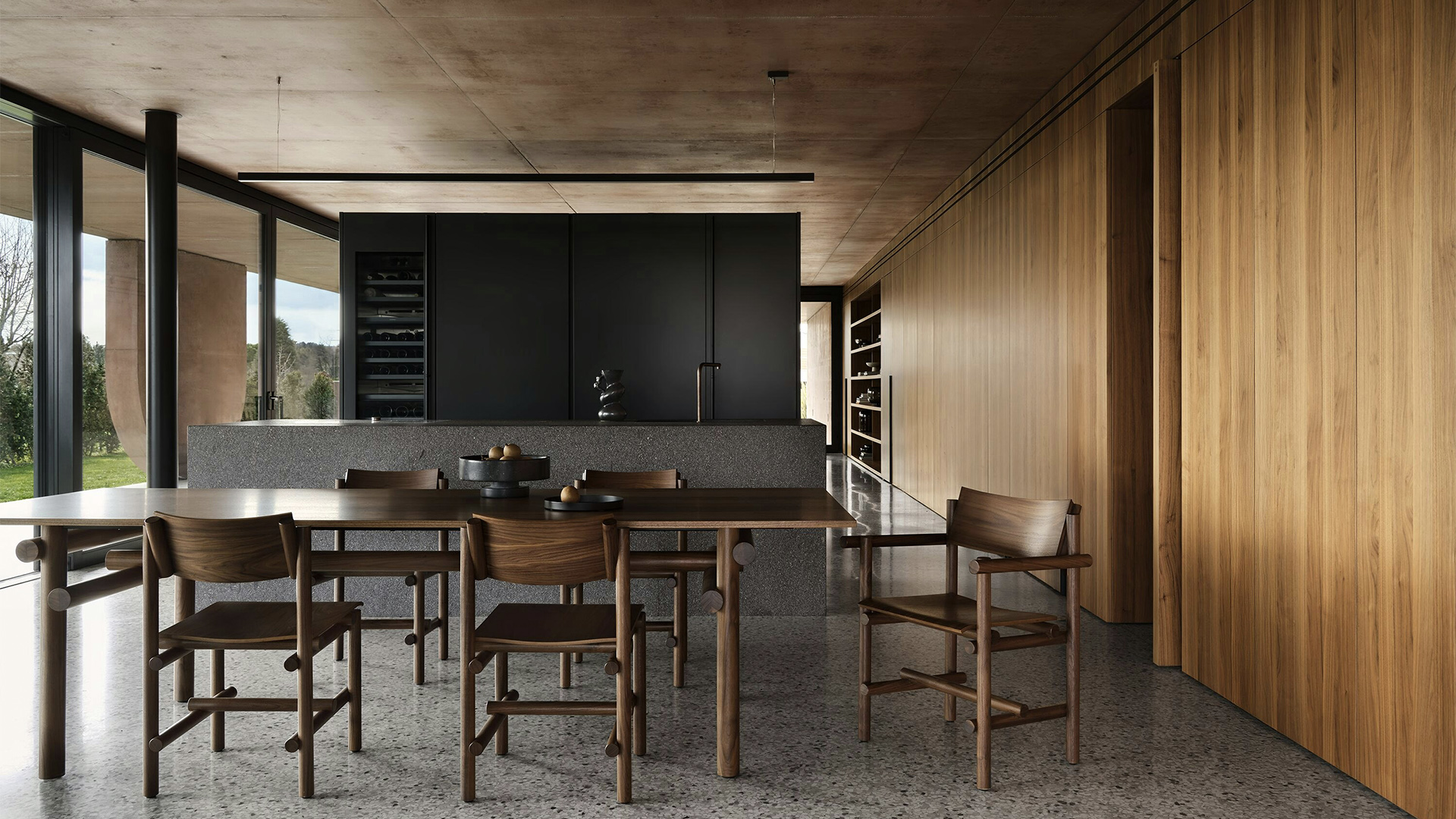 Muecke Armchair, Walnut, Lifestyle