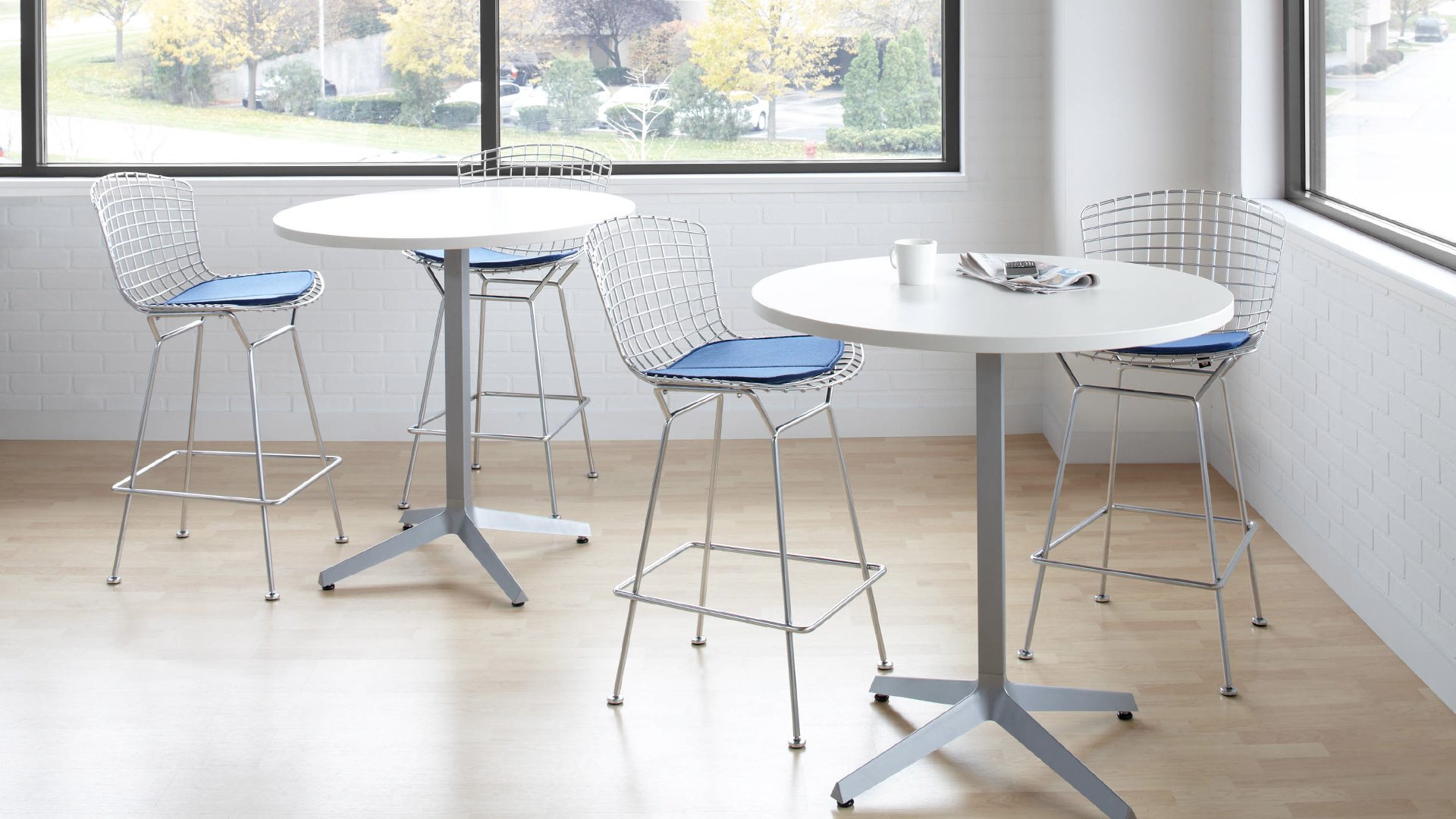 Bertoia Stool, Lifestyle