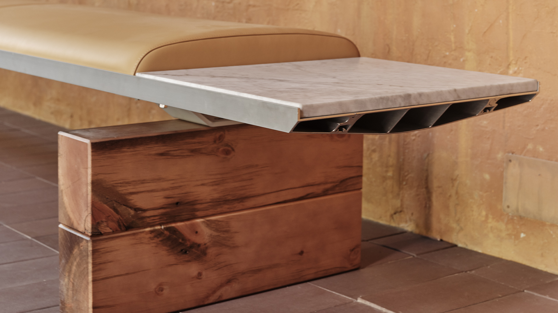 Wing Bench, Lifestyle