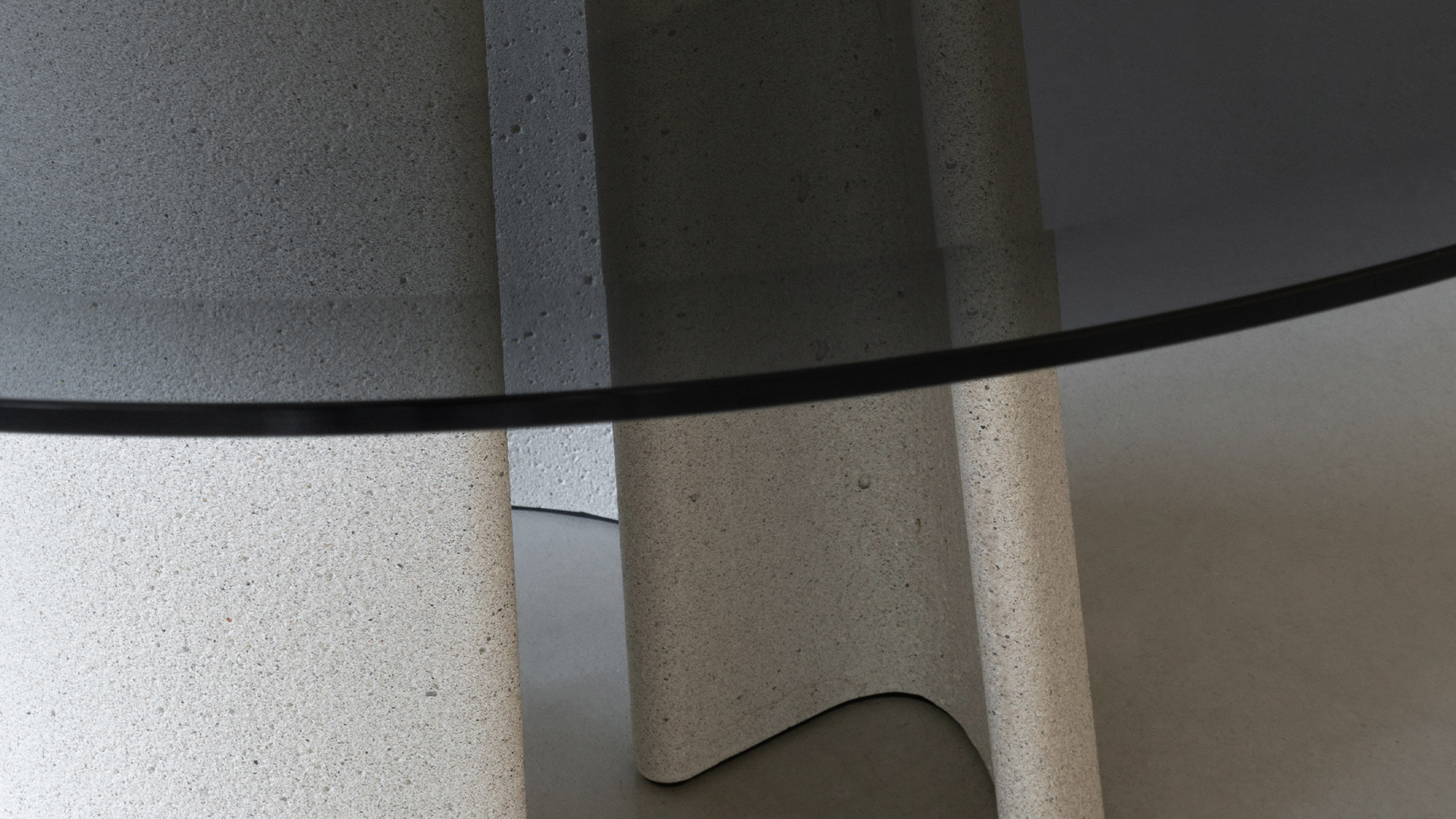 Ancora Round Table, Lifestyle