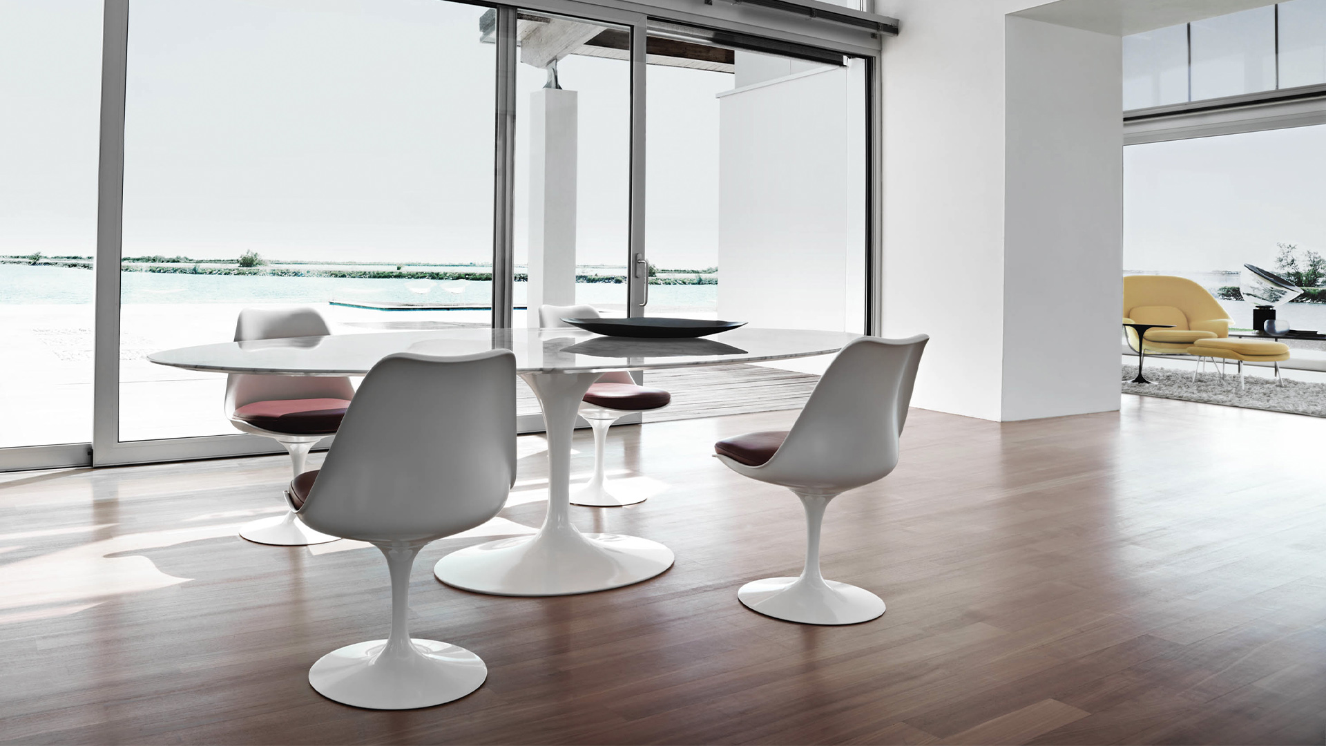 Saarinen Dining Table, Oval, Lifestyle