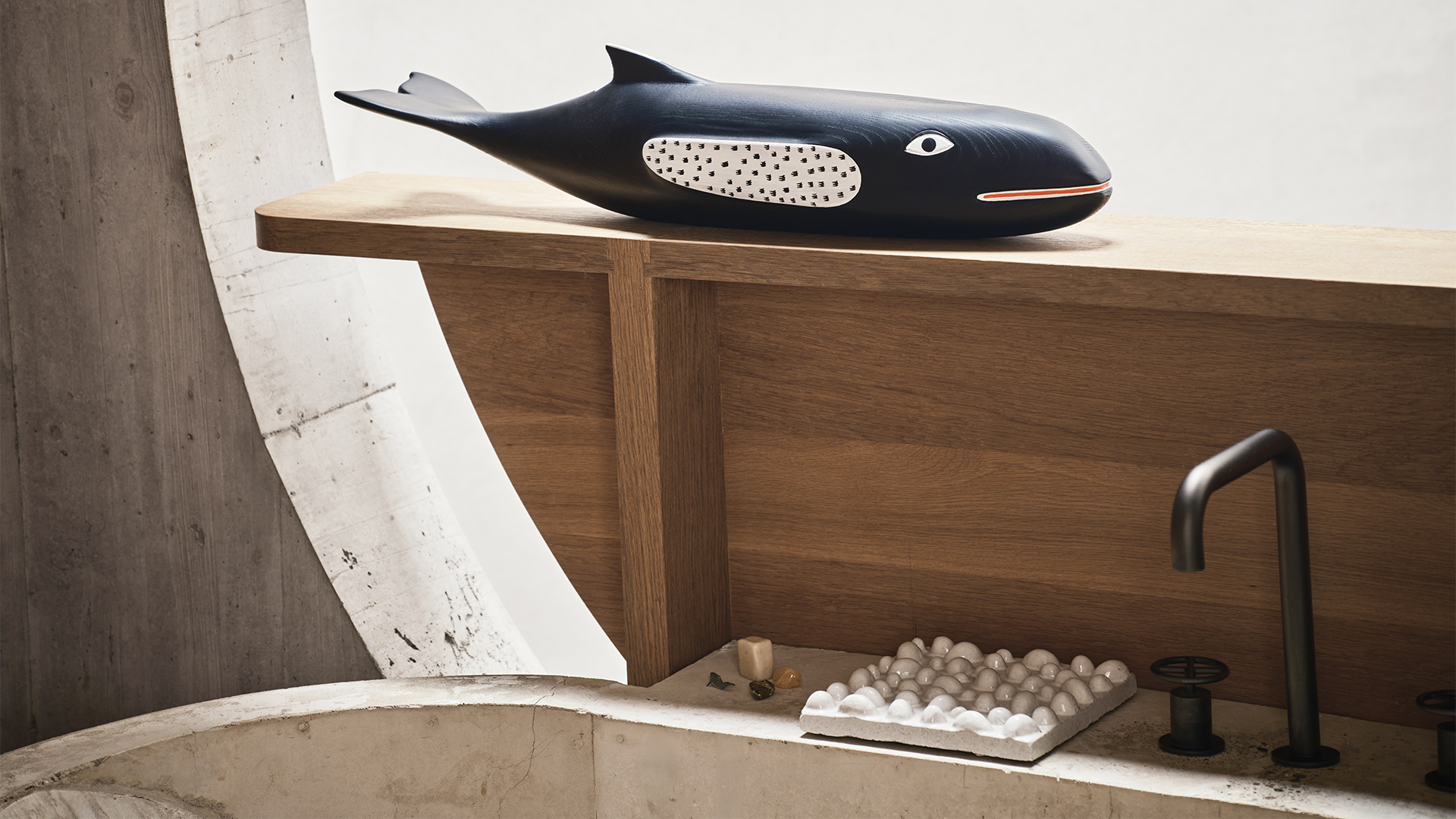 Eames House Whale, Lifestyle
