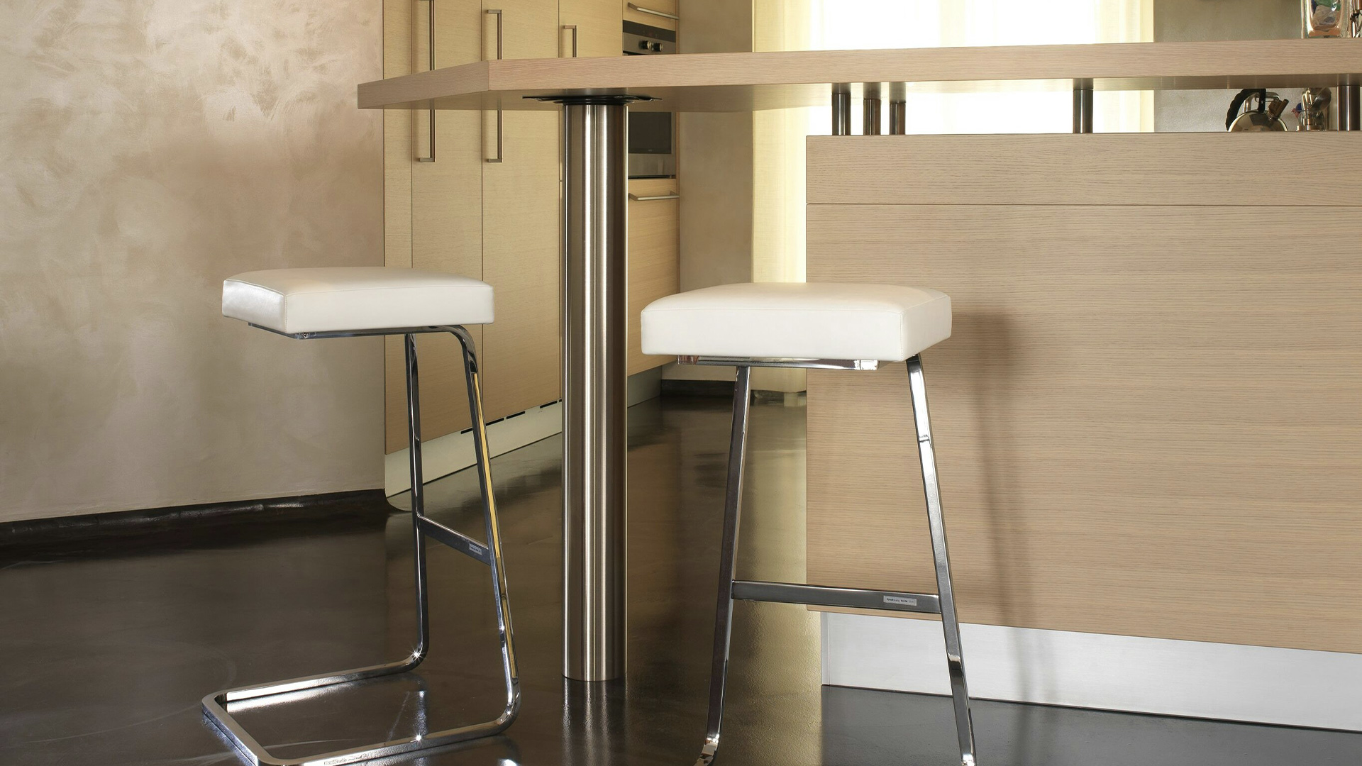 Four Seasons Stool, Lifestyle