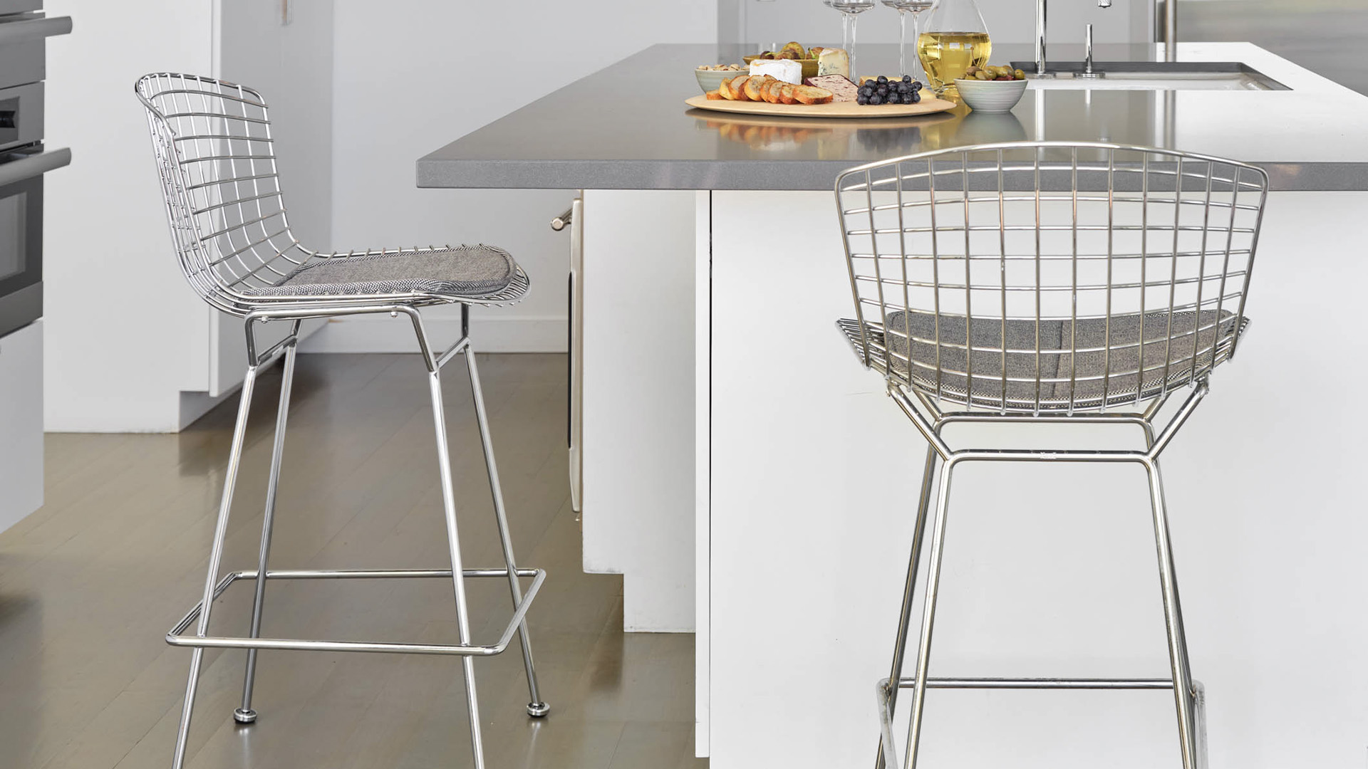 Bertoia Stool, Lifestyle