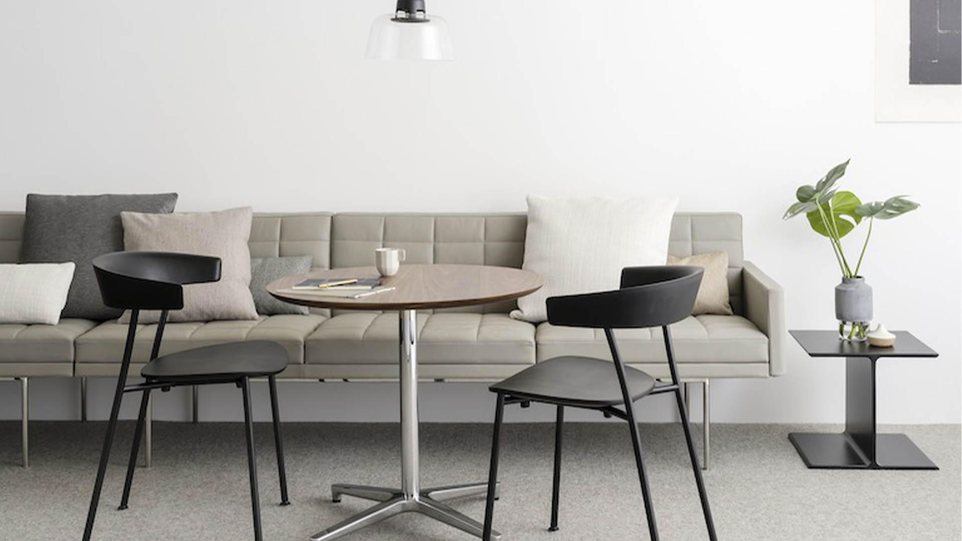 Tuxedo Component Lounge Settee, Lifestyle