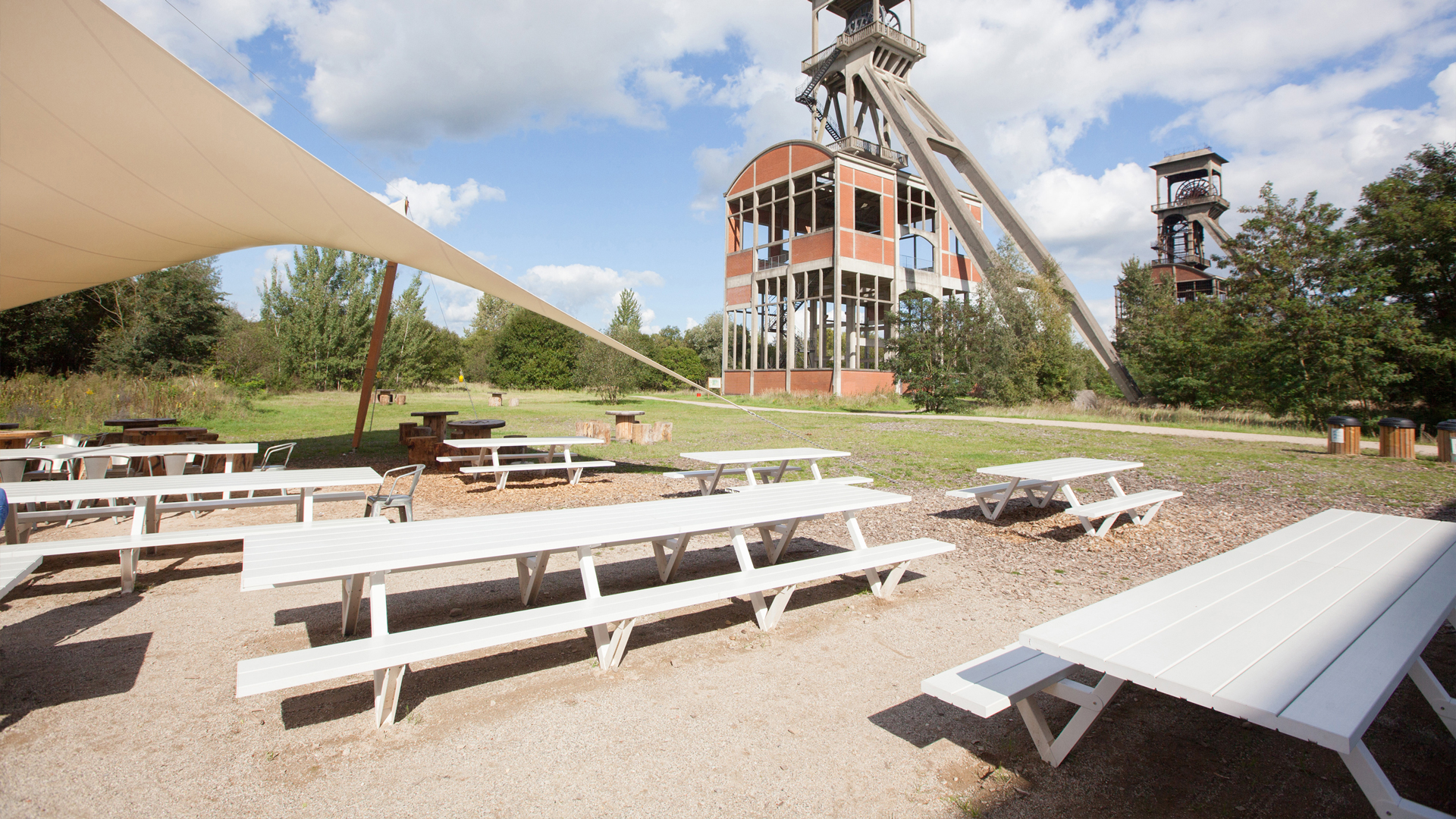 Marina Picnic Table, Lifestyle