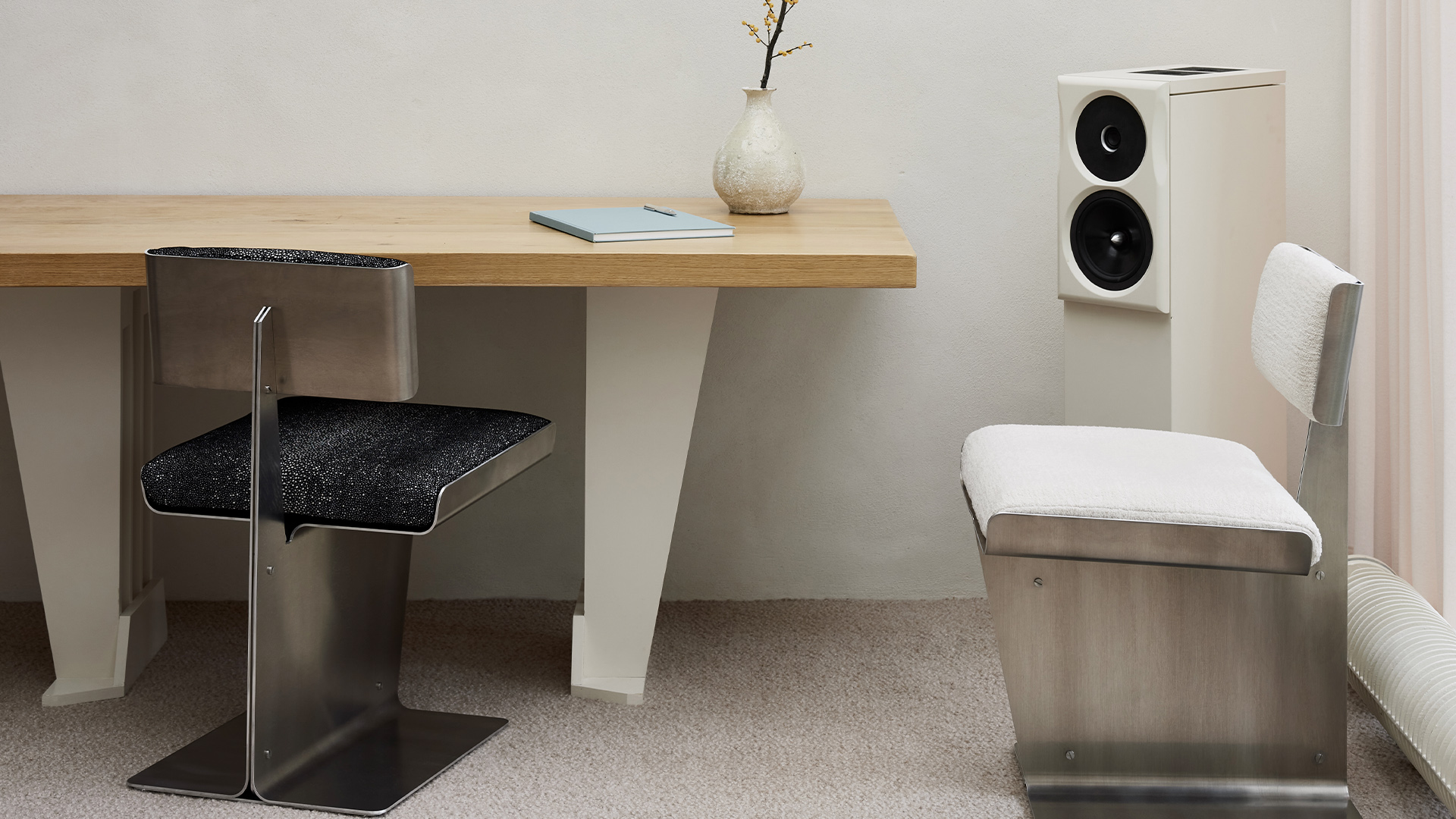 Phoenix Chair, Lifestyle