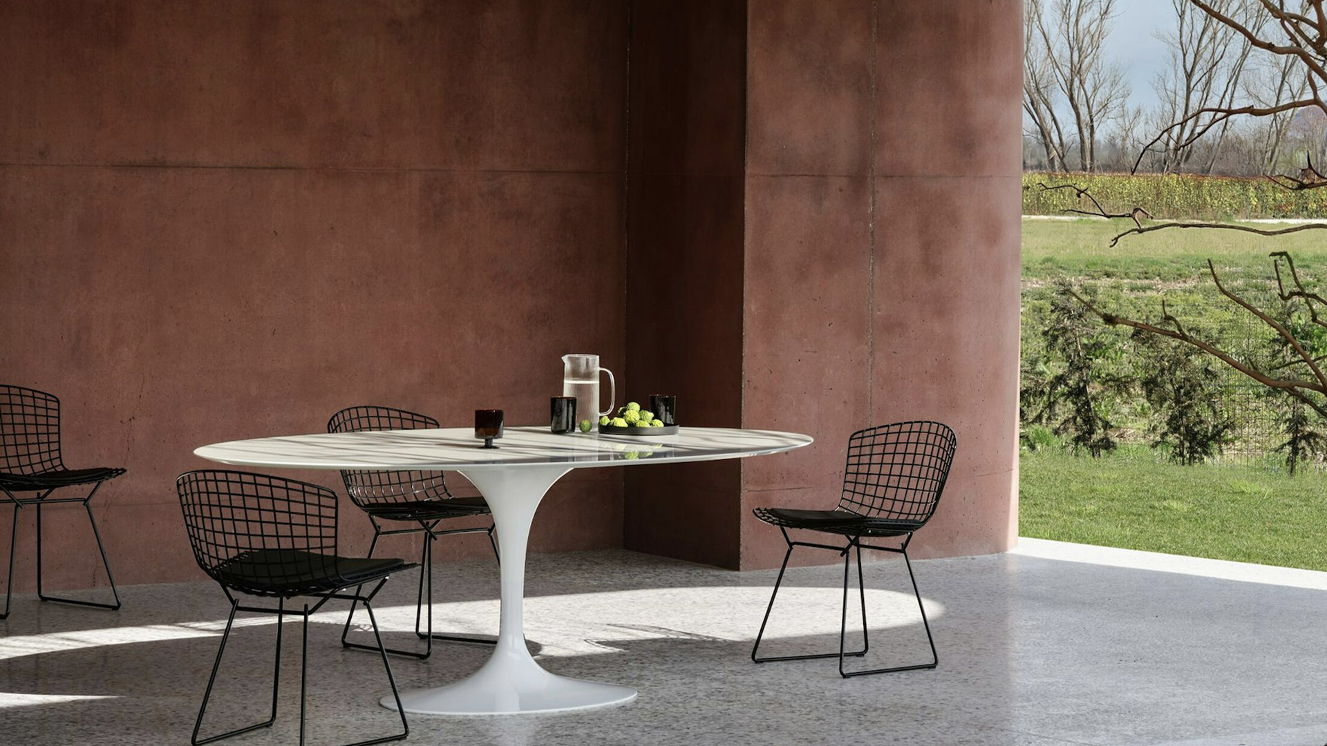 Bertoia Side Chair, Outdoor, Lifestyle