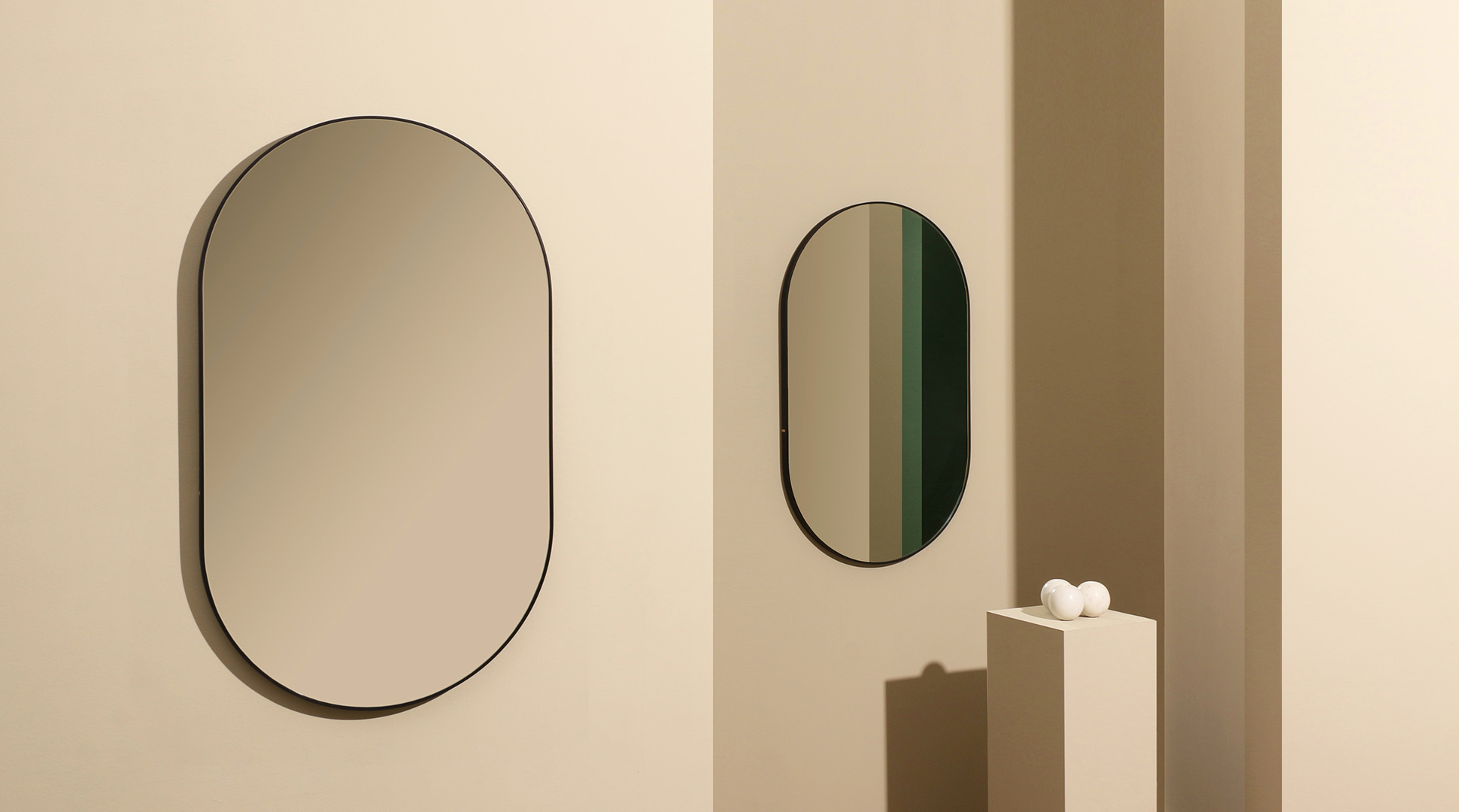 Capsule Mirror, Lifestyle