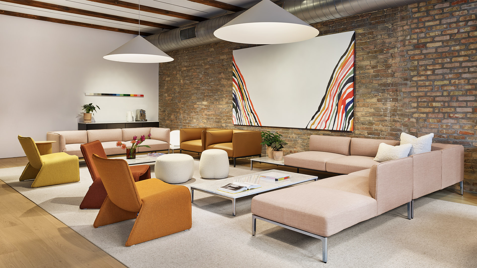 Fin Lounge Chair, Lifestyle