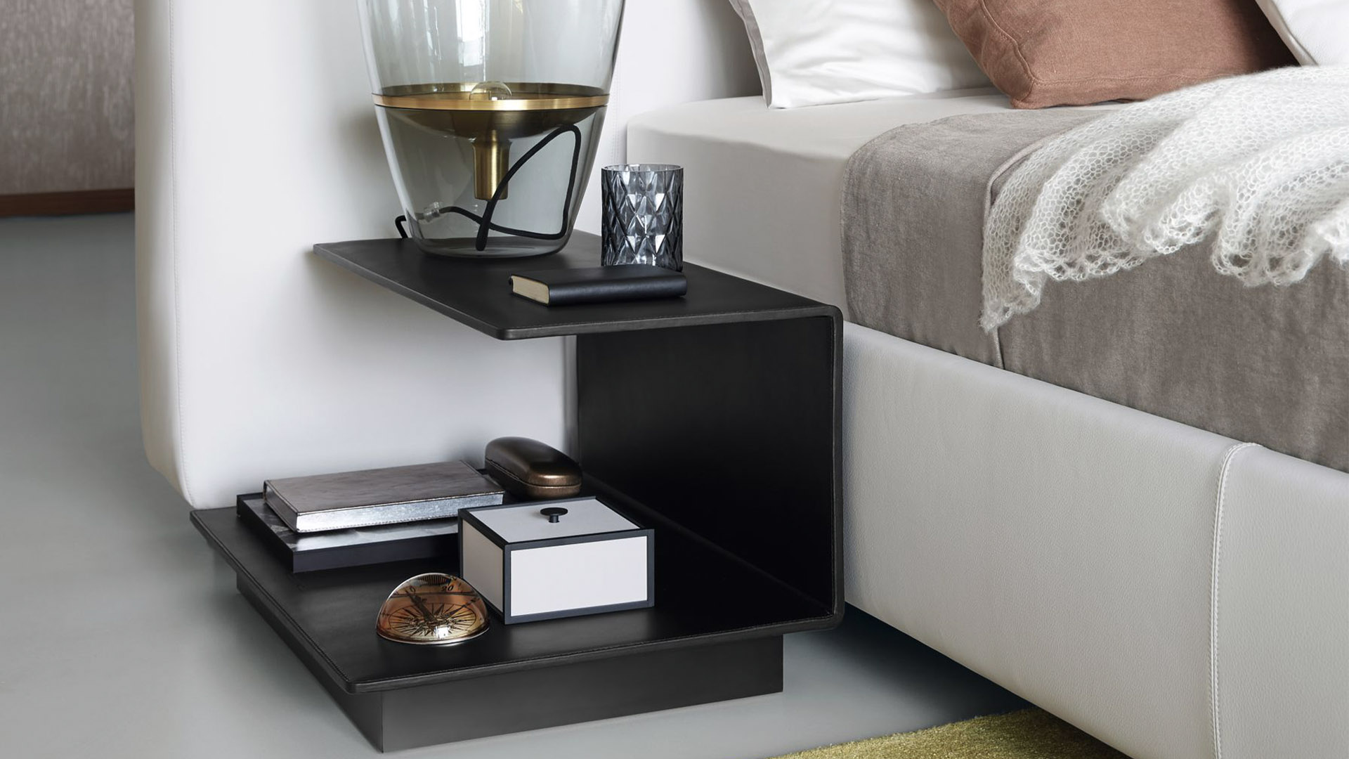 Yuuto Side Table, Lifestyle