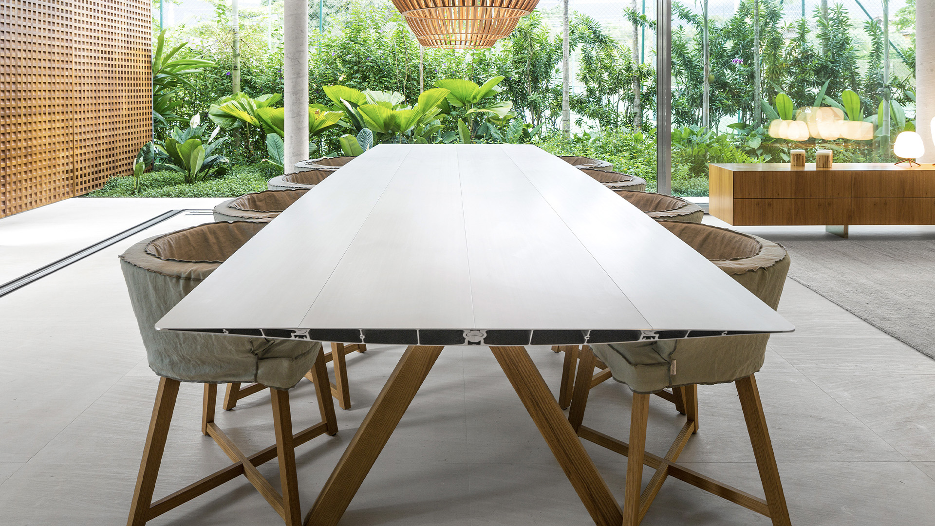 Table B, Wooden Legs, Lifestyle