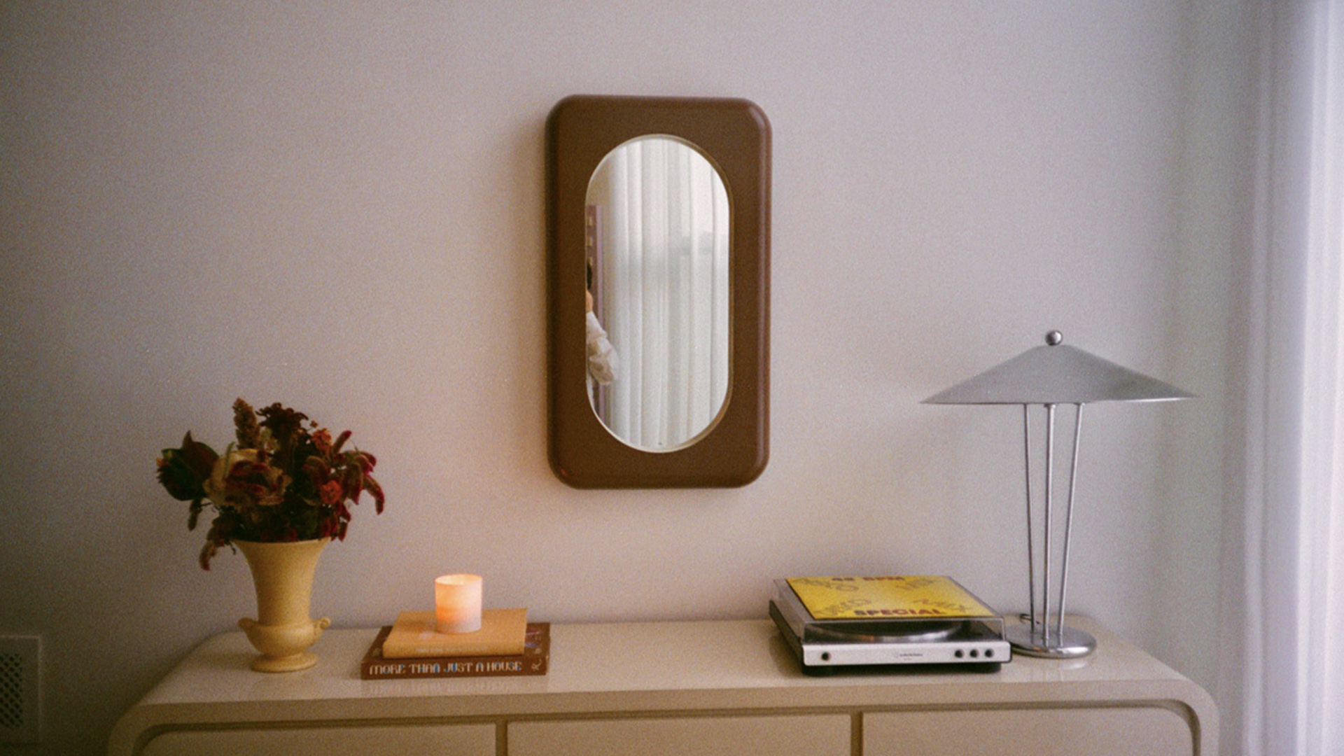 Bezel Mirror, Lifestyle