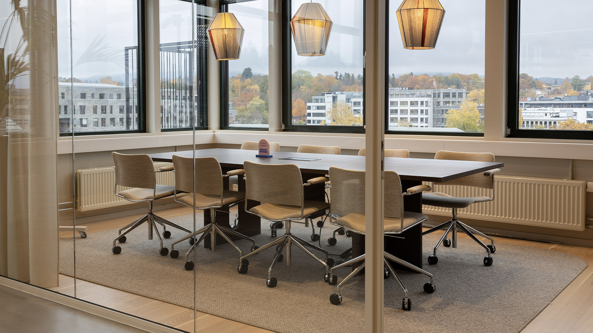 40/4 Swivel Armchair, Lifestyle