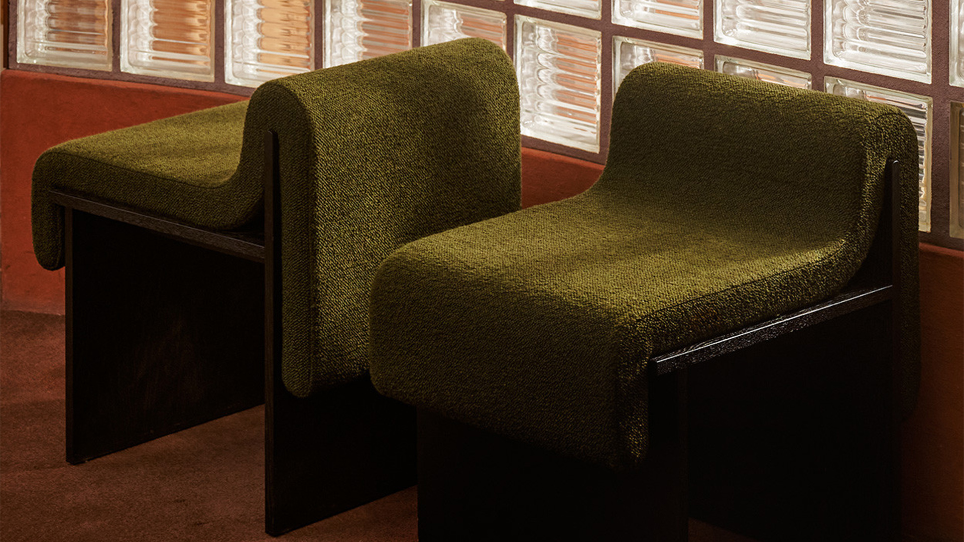 Melt Low-Back Chair, Lifestyle