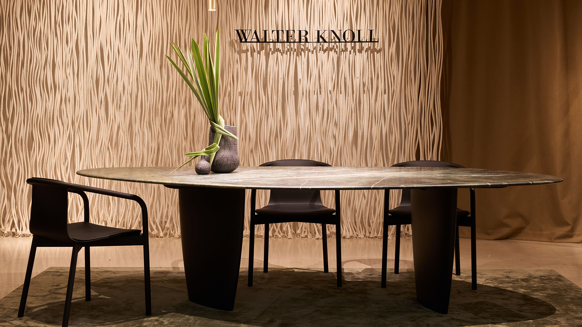 Amorin Table, Showroom, Lifestyle