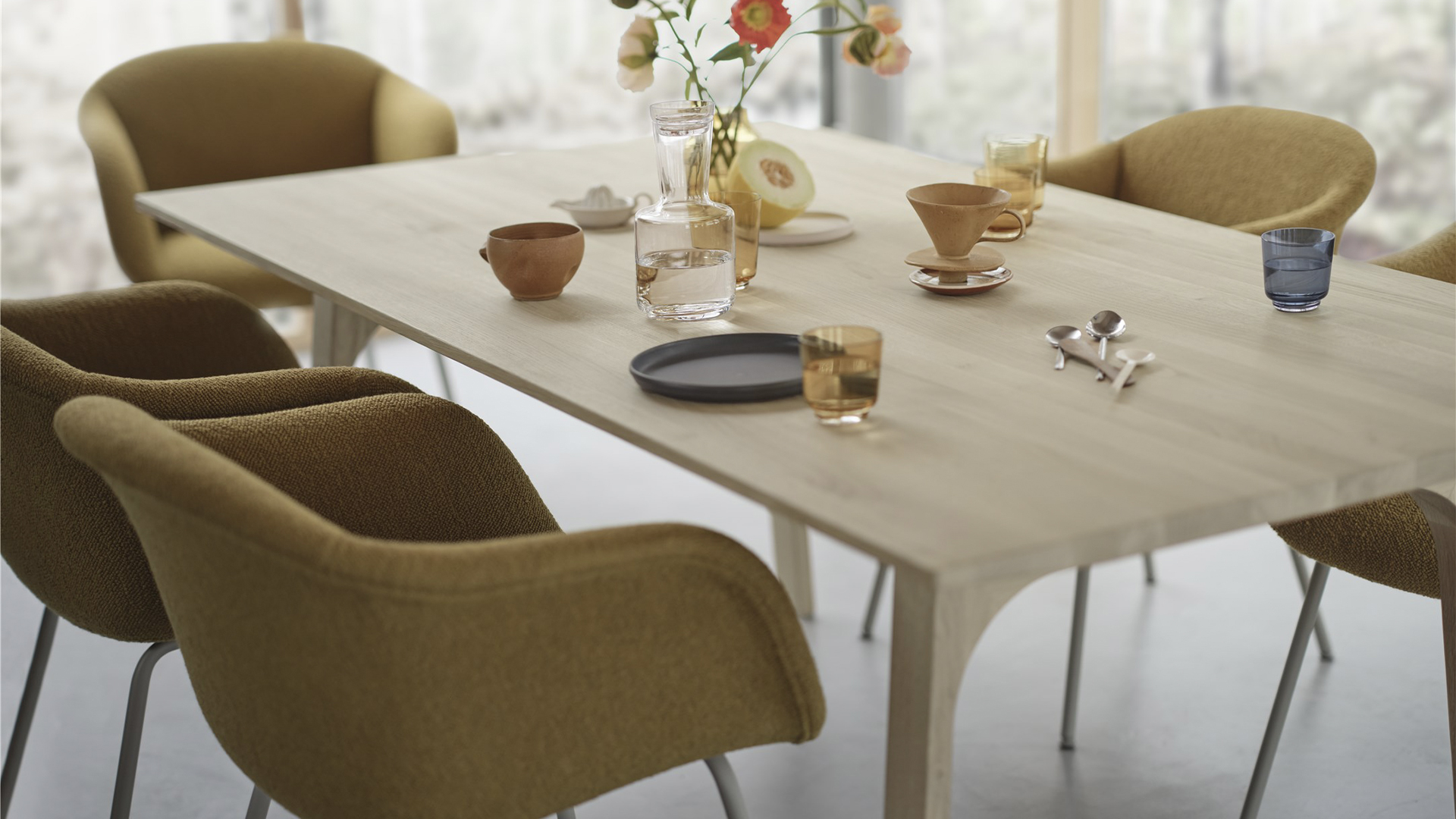 Earnest Extendable Table, Lifestyle