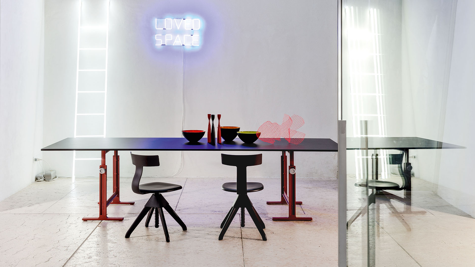 Brut Height-Adjustable Table, Lifestyle