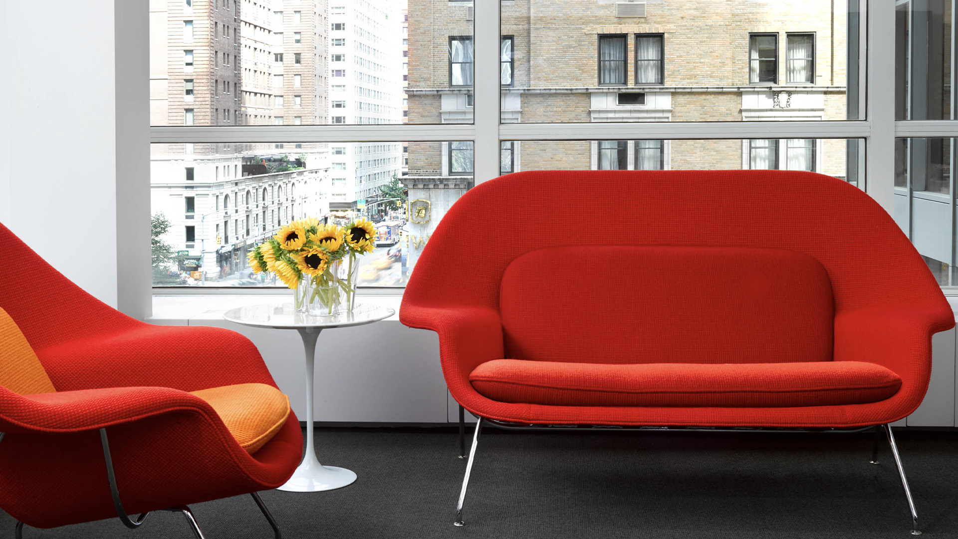 Womb Chair, Settee, Lifestyle