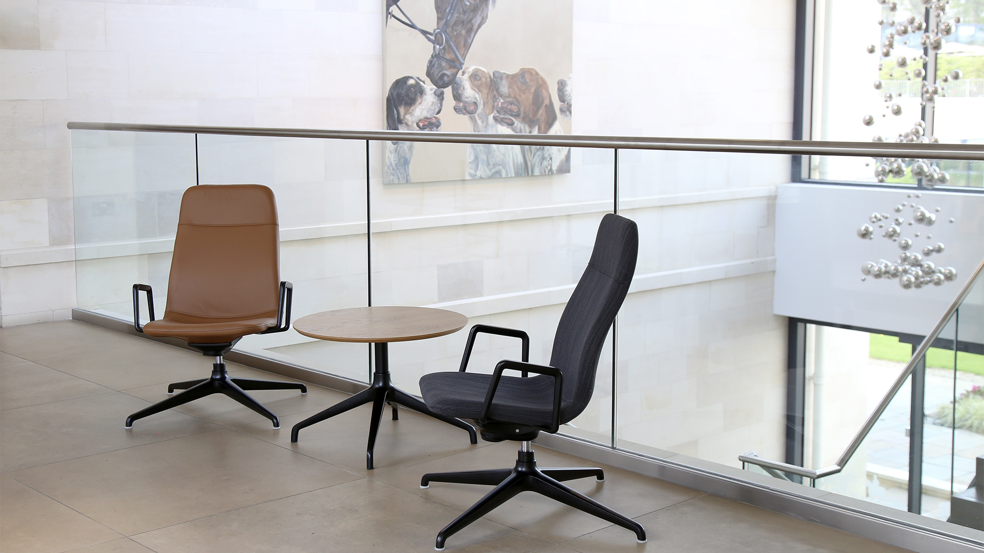 Ali Table, Lifestyle