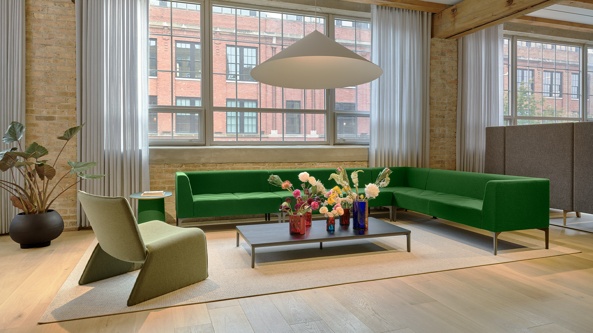 Fin Lounge Chair, Lifestyle