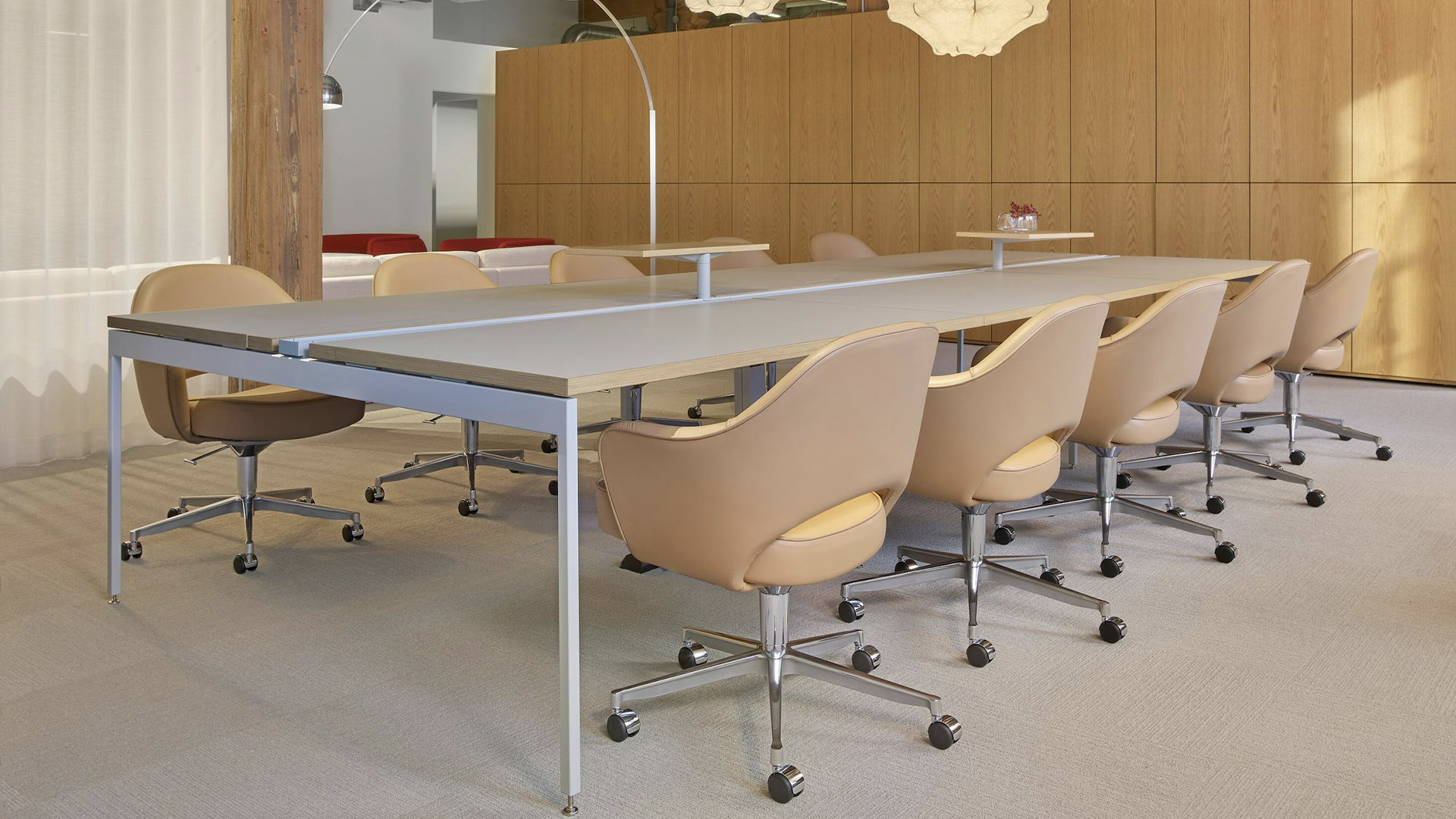 Saarinen Executive Office Armchair, Lifestyle