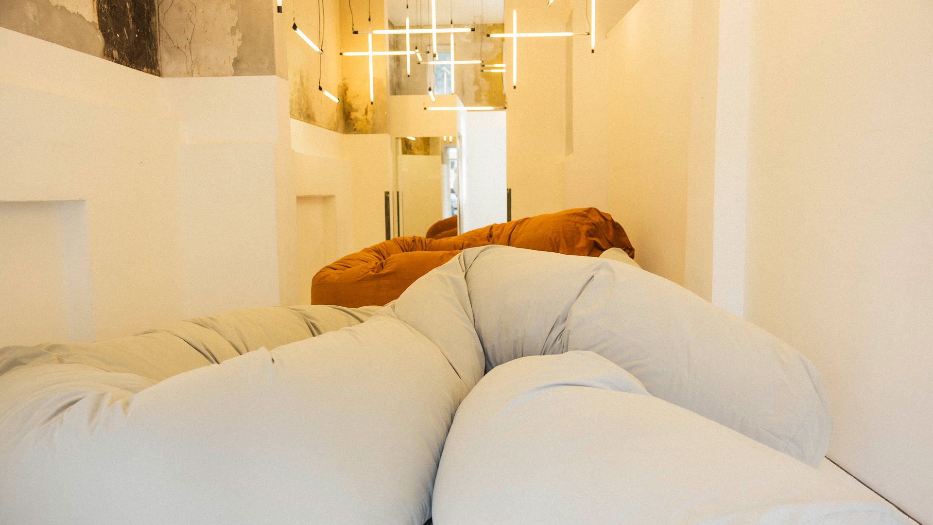 Sausage Sofa, Lifestyle