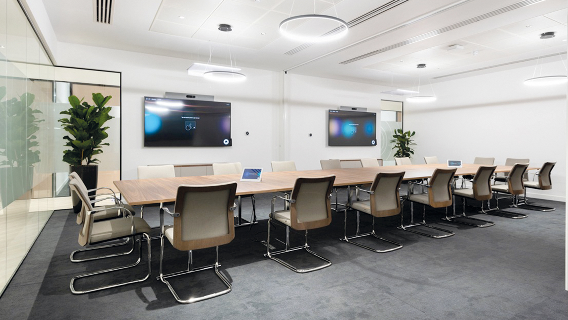 Tempest Caf&eacute; Table, Lifestyle