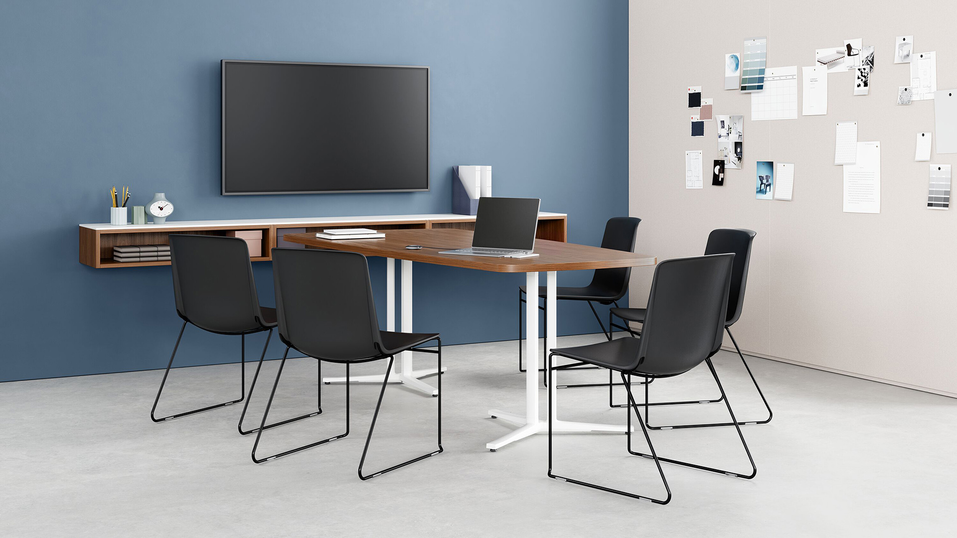 Pronta Stacking Chair, Lifestyle