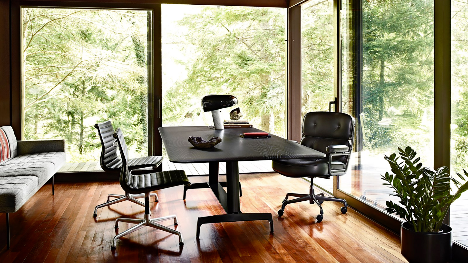 Eames Executive Chair, Lifestyle