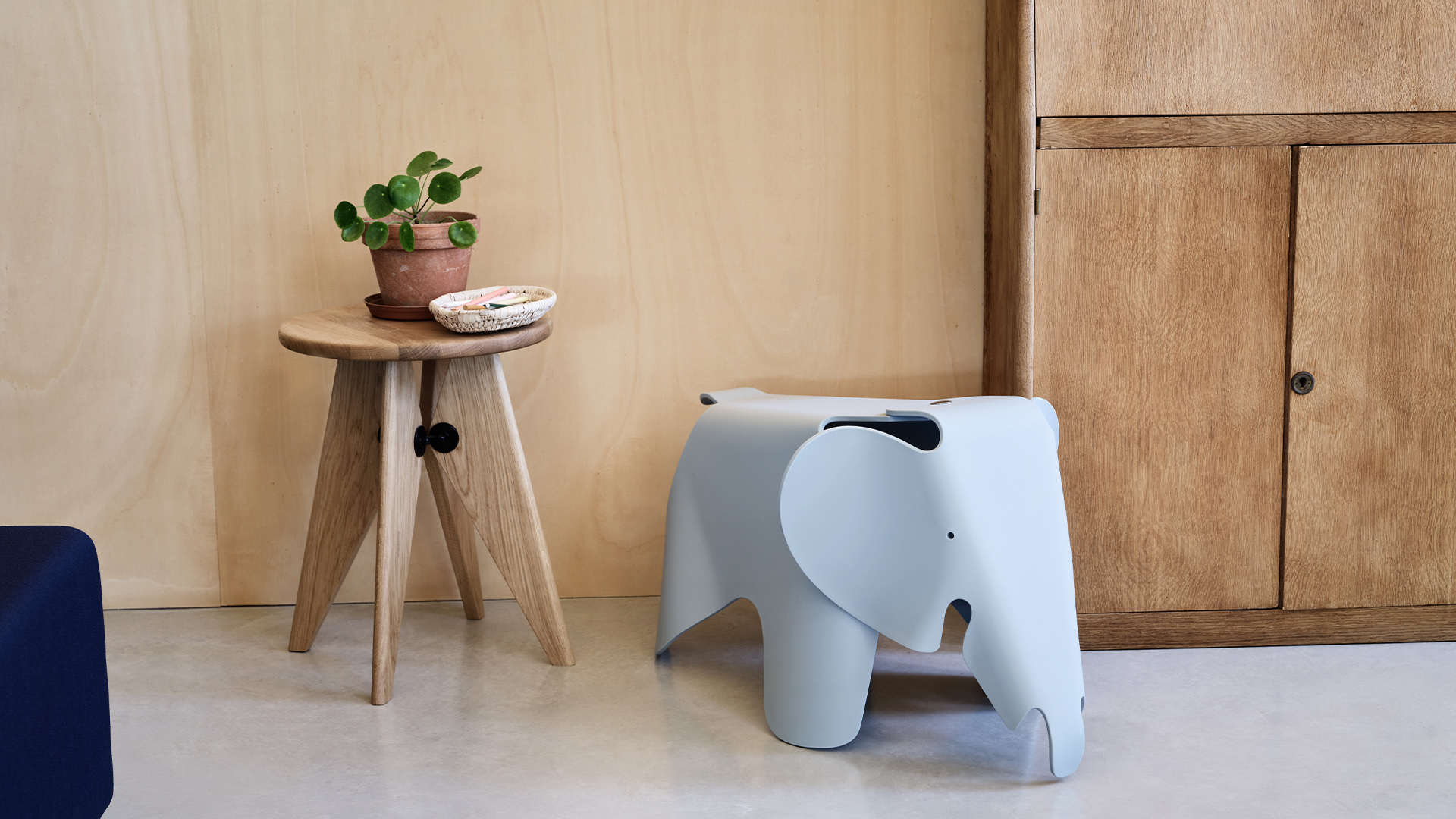 Eames Elephant, Plastic, Lifestyle