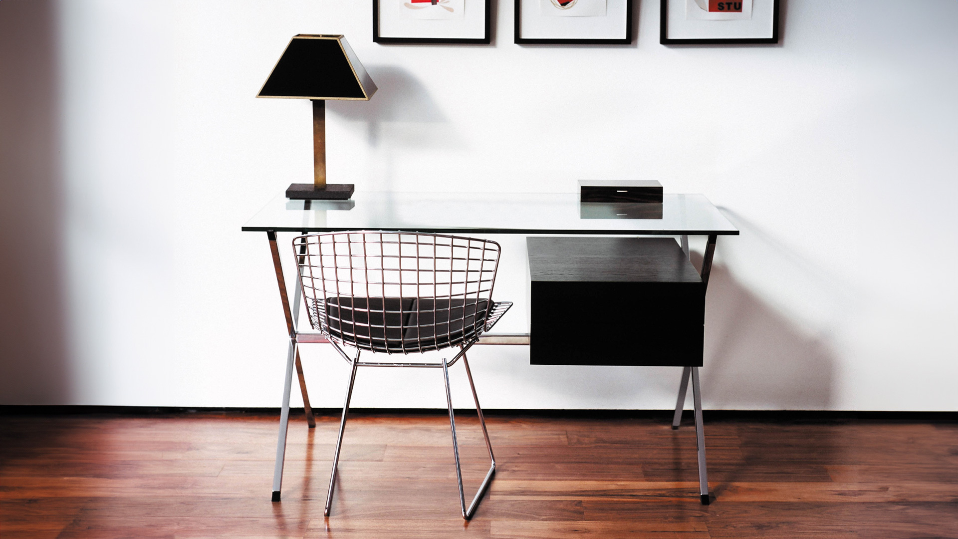 Bertoia Side Chair, Lifestyle