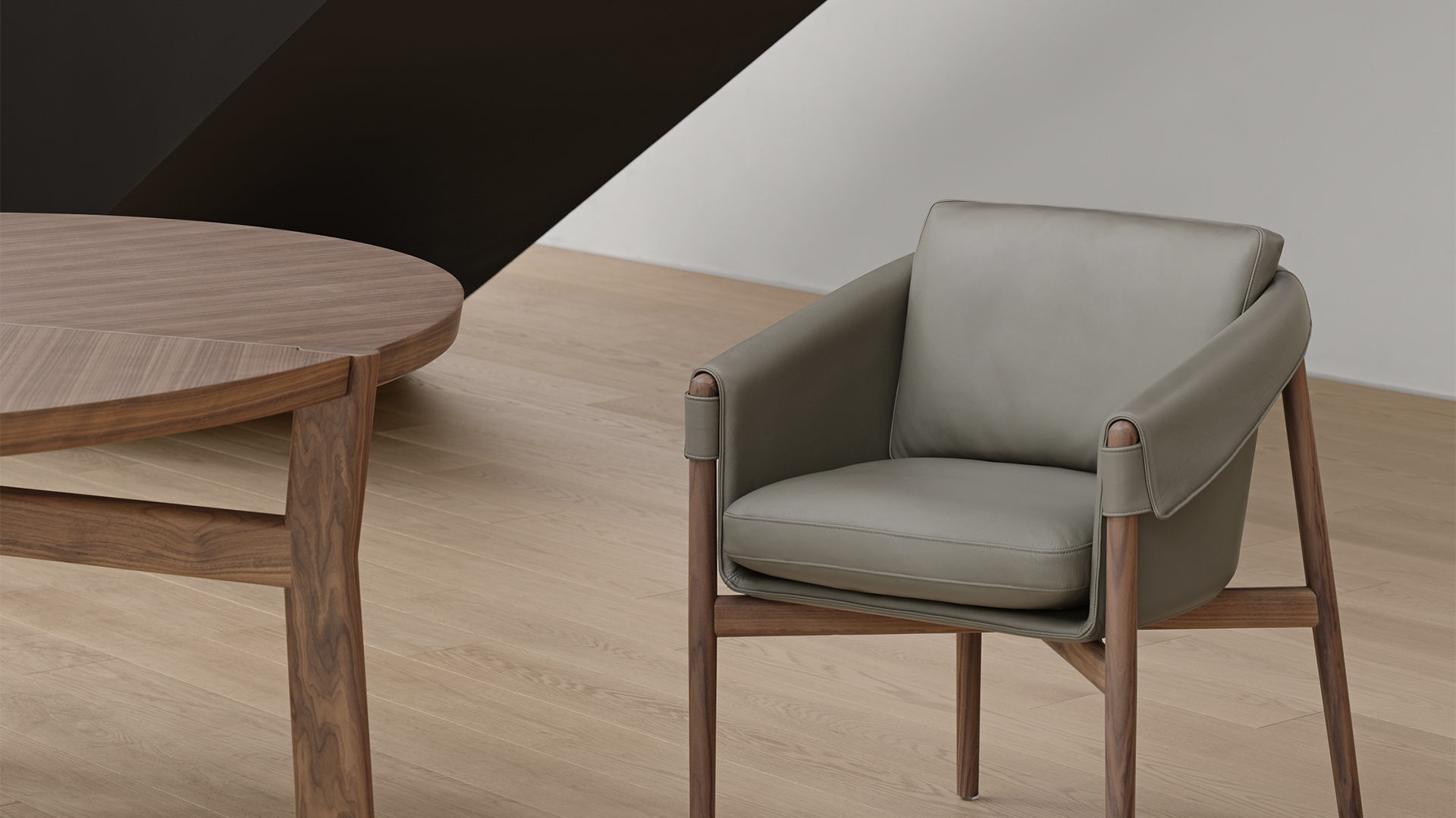 Frank Armchair, Lifestyle