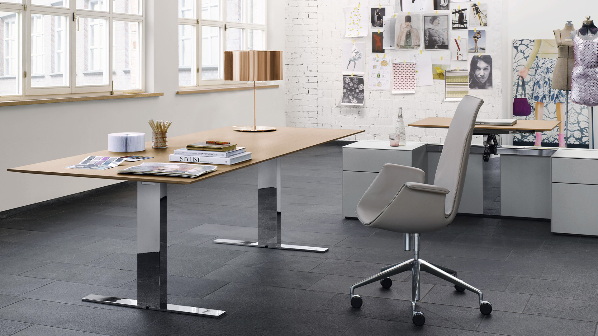 FK Bucket Chair, High Back