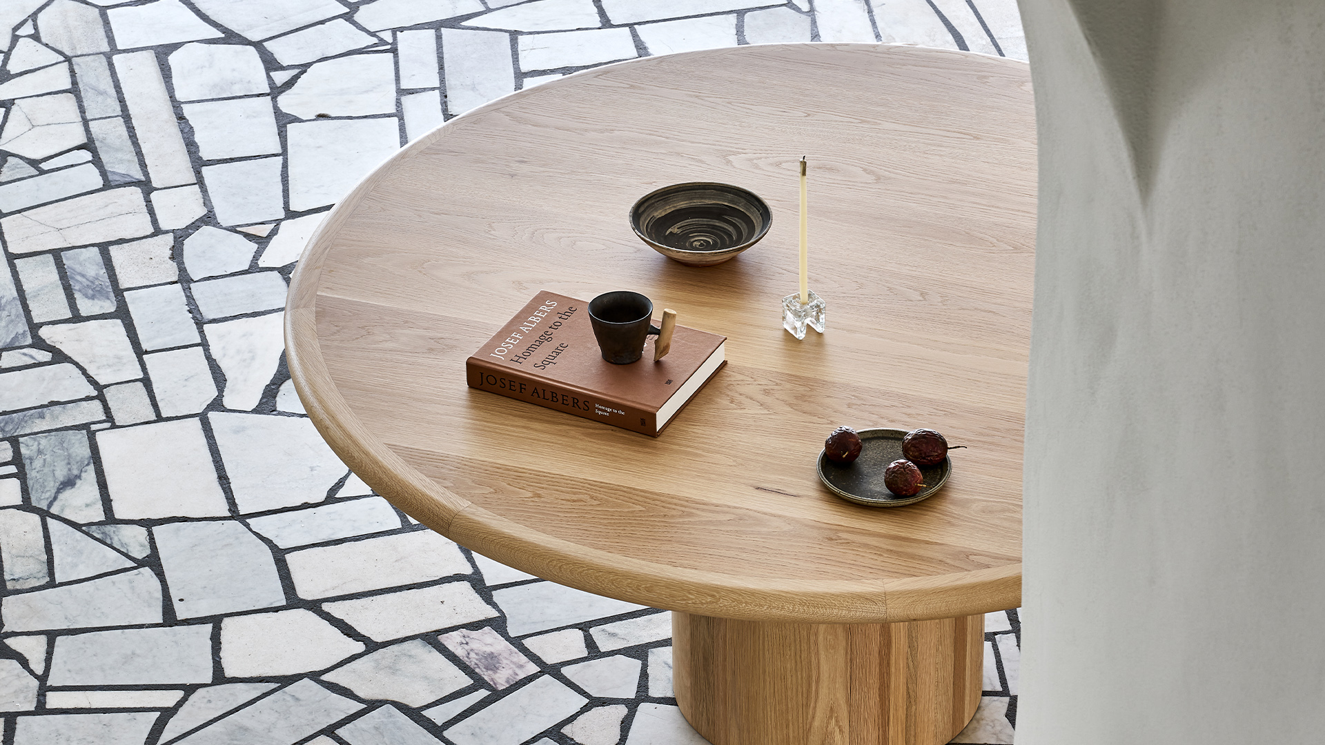 Tonde Dining Table, Lifestyle