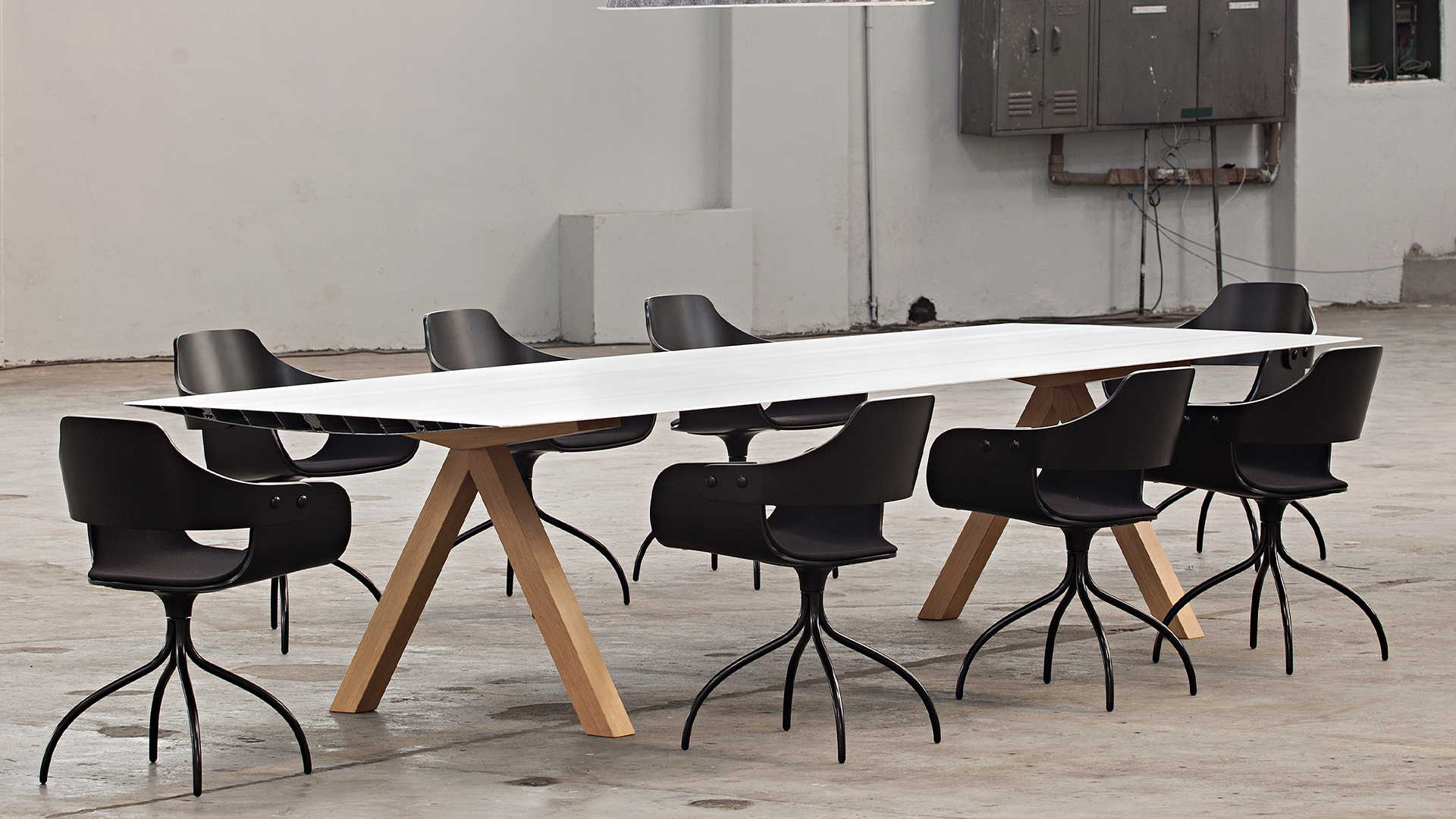 Showtime Chair, Swivel Base, Lifestyle